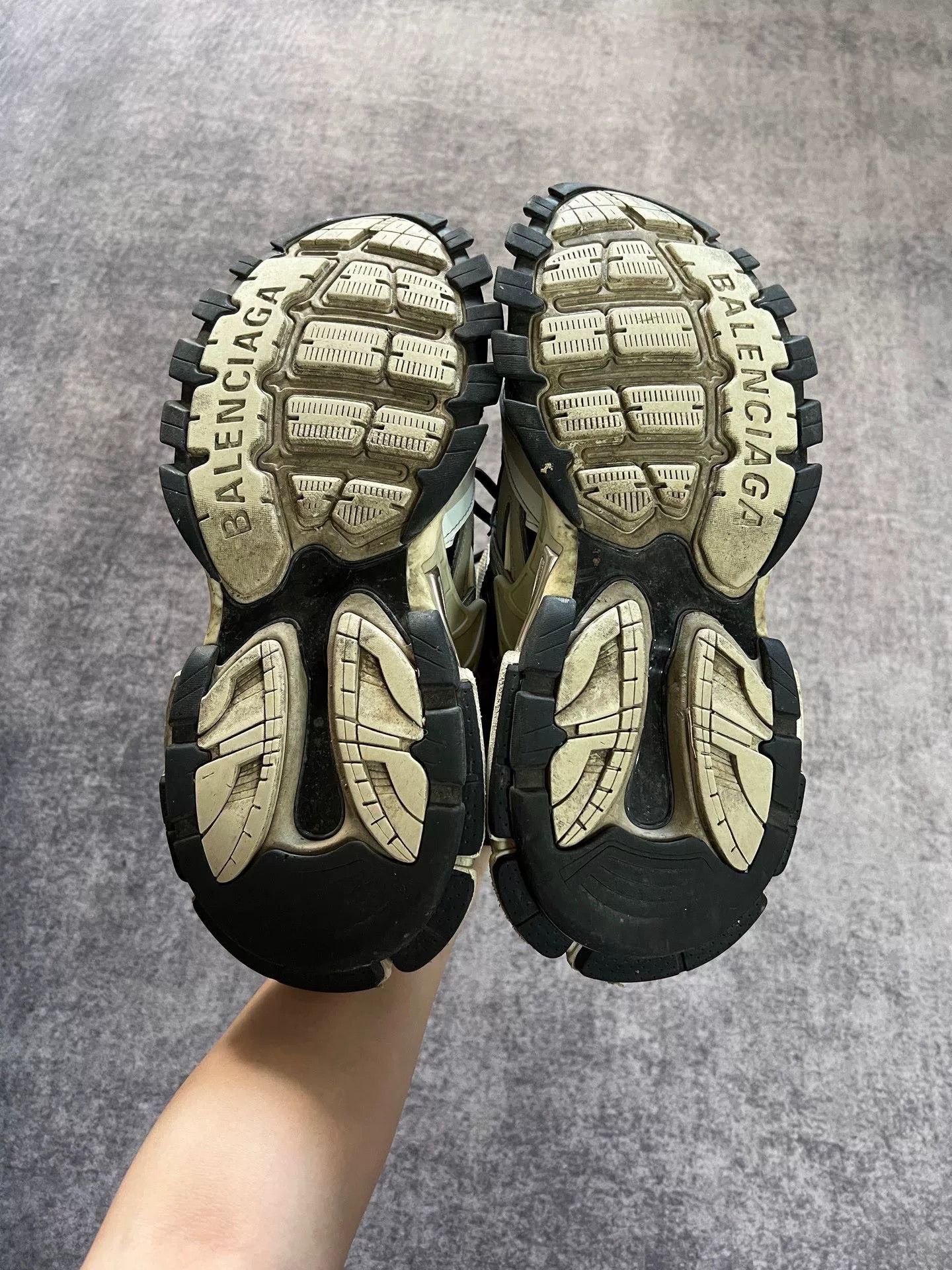 Balenciaga balenciaga beige track sneakers size 9 Size US 9 / EU 42 - 8 Thumbnail