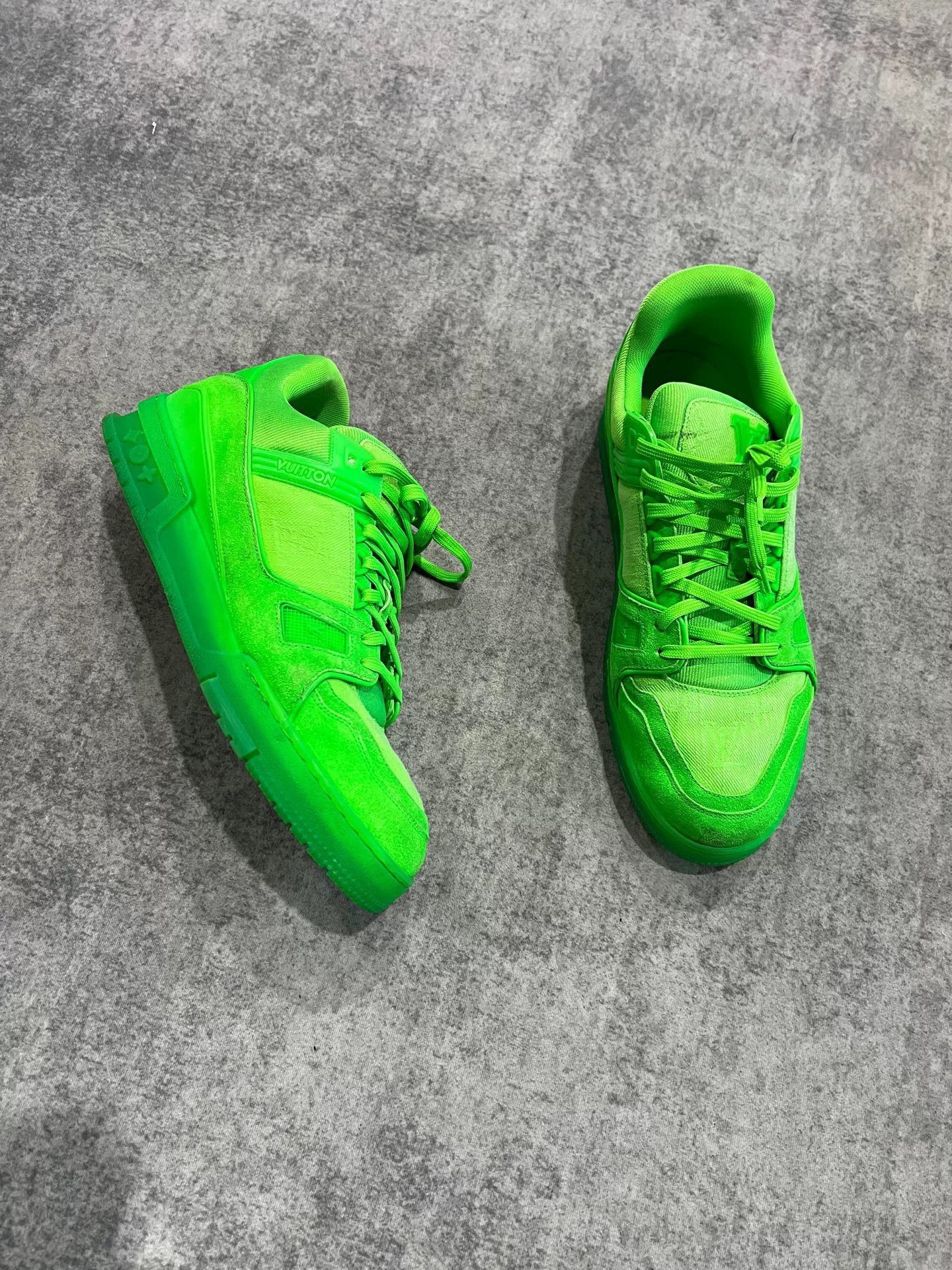 Louis Vuitton fluorescent green trainer shoes size 9 Size US 9 / EU 42 - 2 Thumbnail