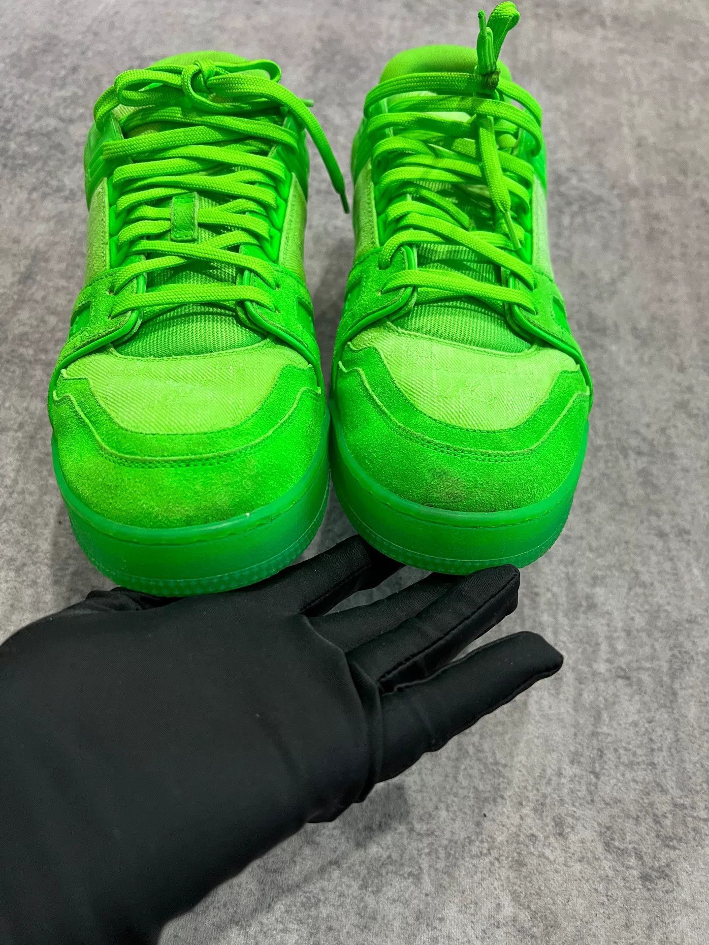 Louis Vuitton fluorescent green trainer shoes size 9 Size US 9 / EU 42 - 4 Thumbnail