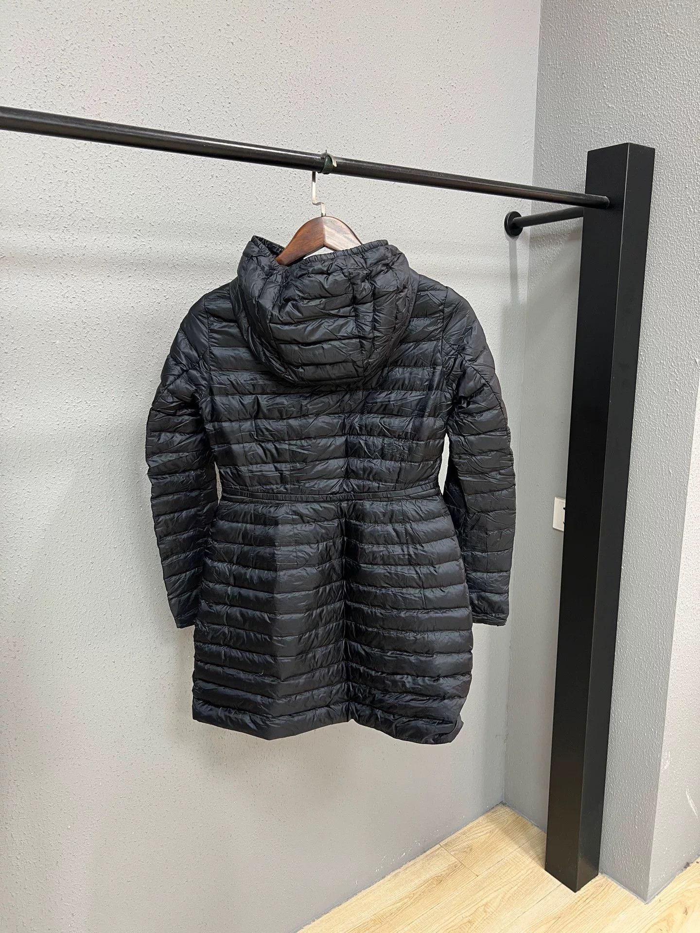 Moncler Moncler Mid-Length Down Jacket for Women Size XS / US 0-2 / IT 36-38 - 2 Thumbnail