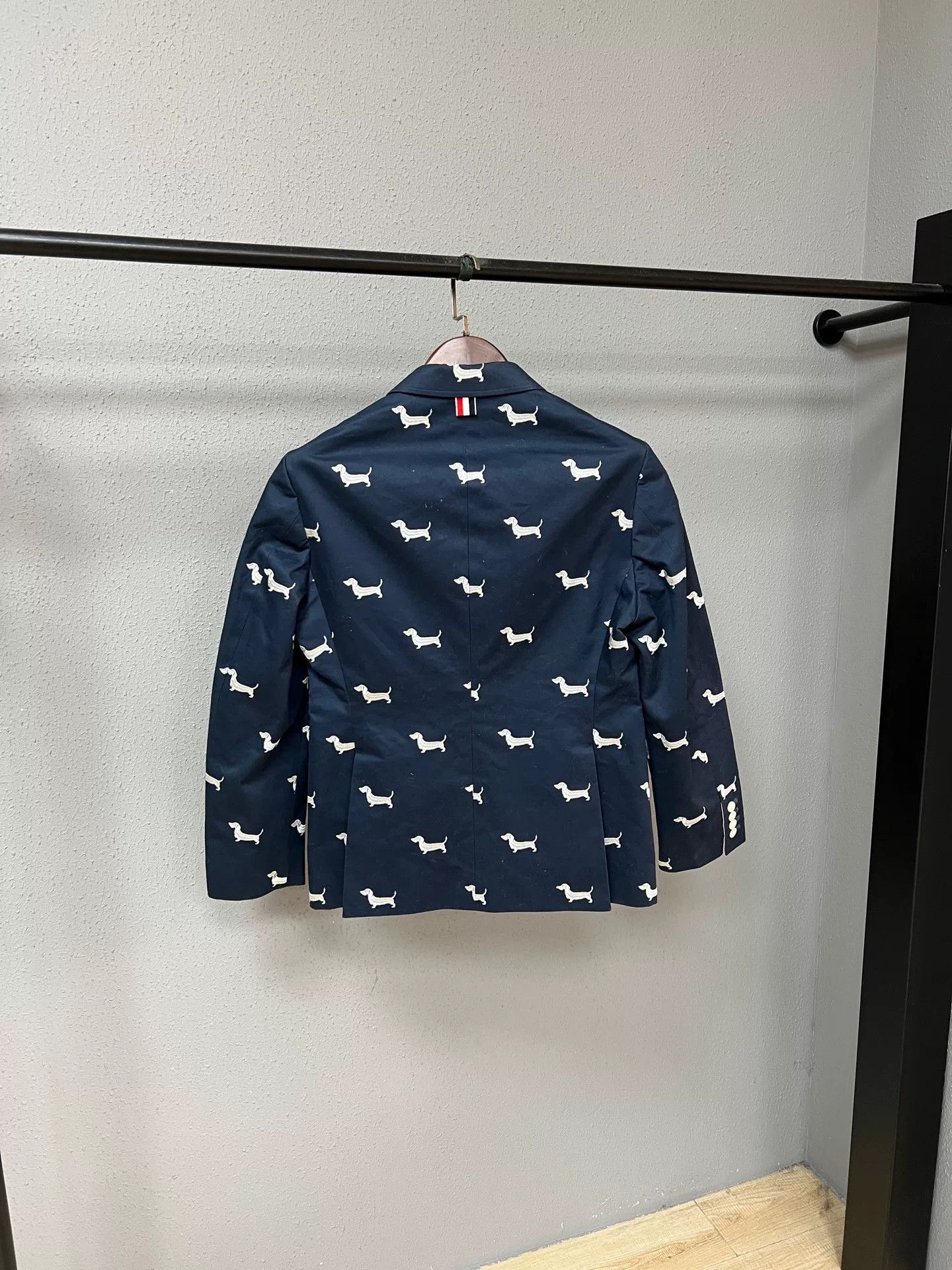 Thom Browne thom browne dachshund patterned suit jacket Size US S / EU 44-46 / 1 - 2 Thumbnail