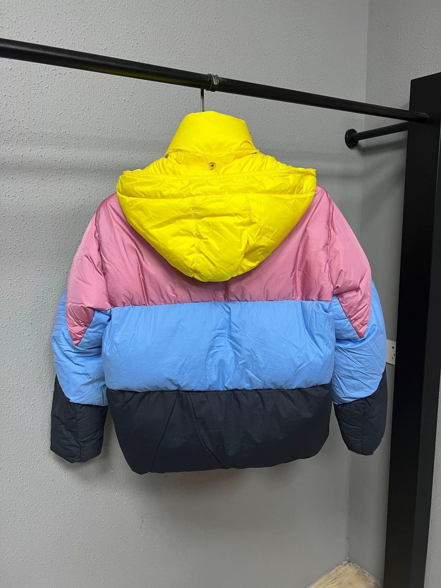 Moncler moncler x jw anderson colorful puffer jacket Size US XXS / EU 40 - 2 Thumbnail