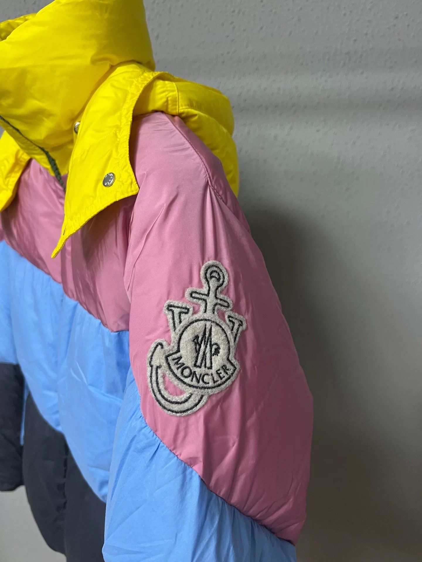 Moncler moncler x jw anderson colorful puffer jacket Size US XXS / EU 40 - 3 Thumbnail