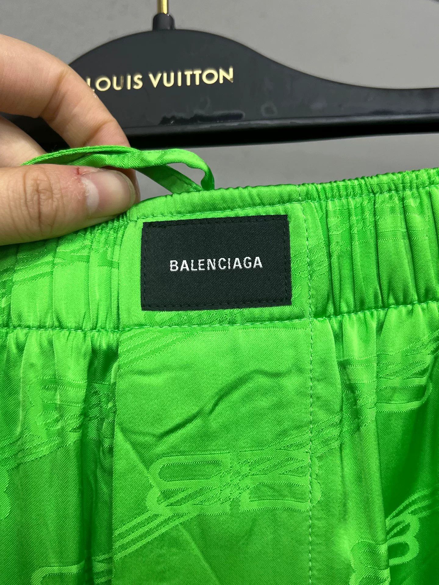 Balenciaga balenciaga green printed shorts size 34 Size US 34 / EU 50 - 3 Thumbnail