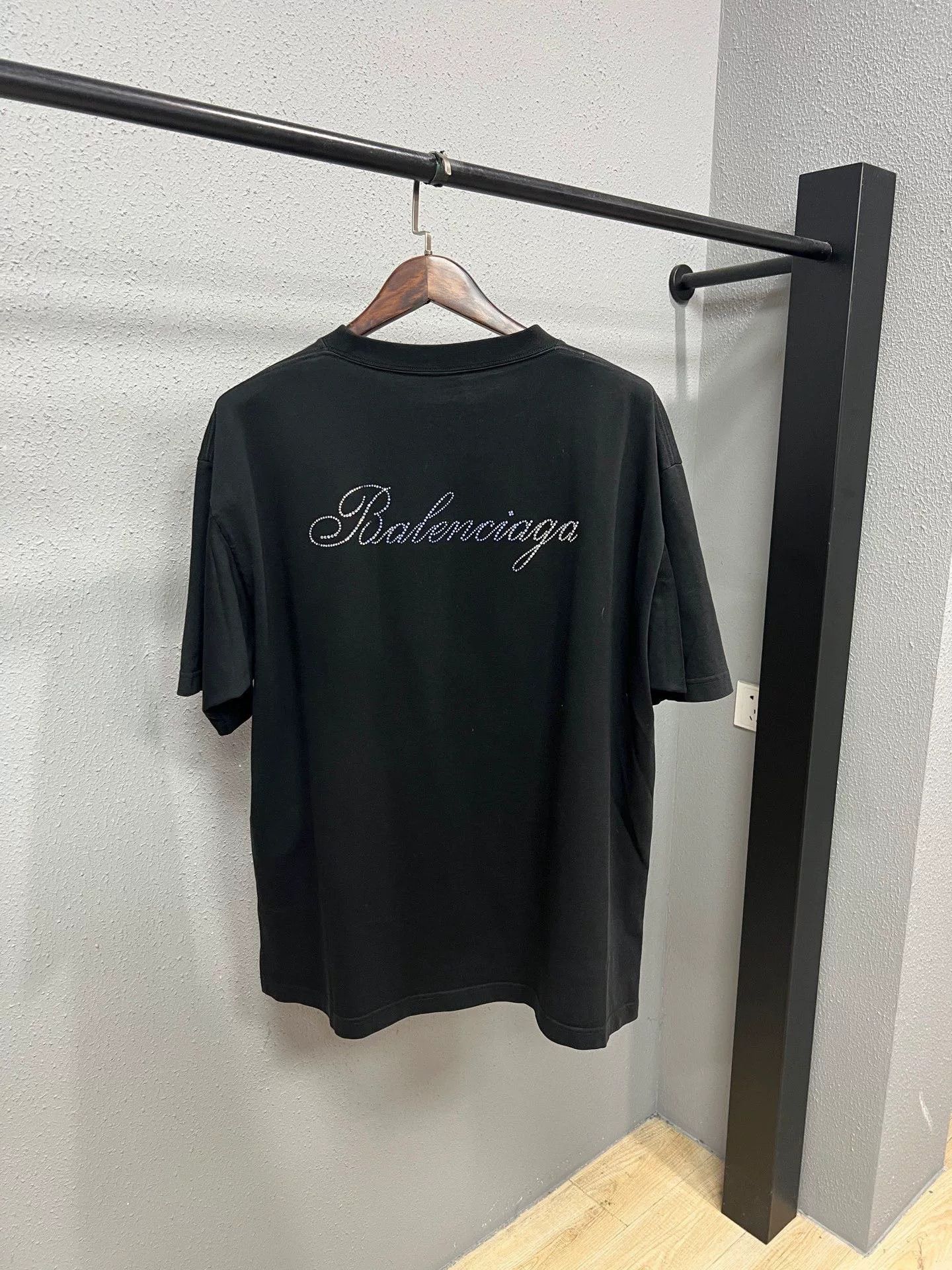 Balenciaga balenciaga rhinestone logo short sleeve shirt Size US S / EU 44-46 / 1 - 2 Thumbnail