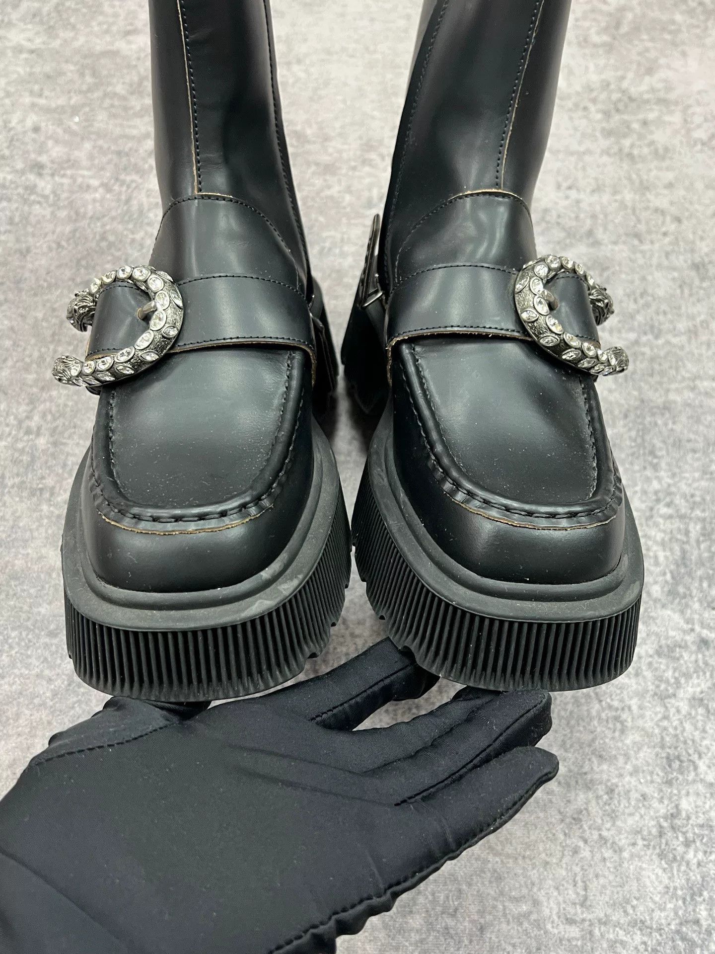Gucci gucci embellished black ankle boots size 36 Size US 6 / IT 36 - 4 Thumbnail