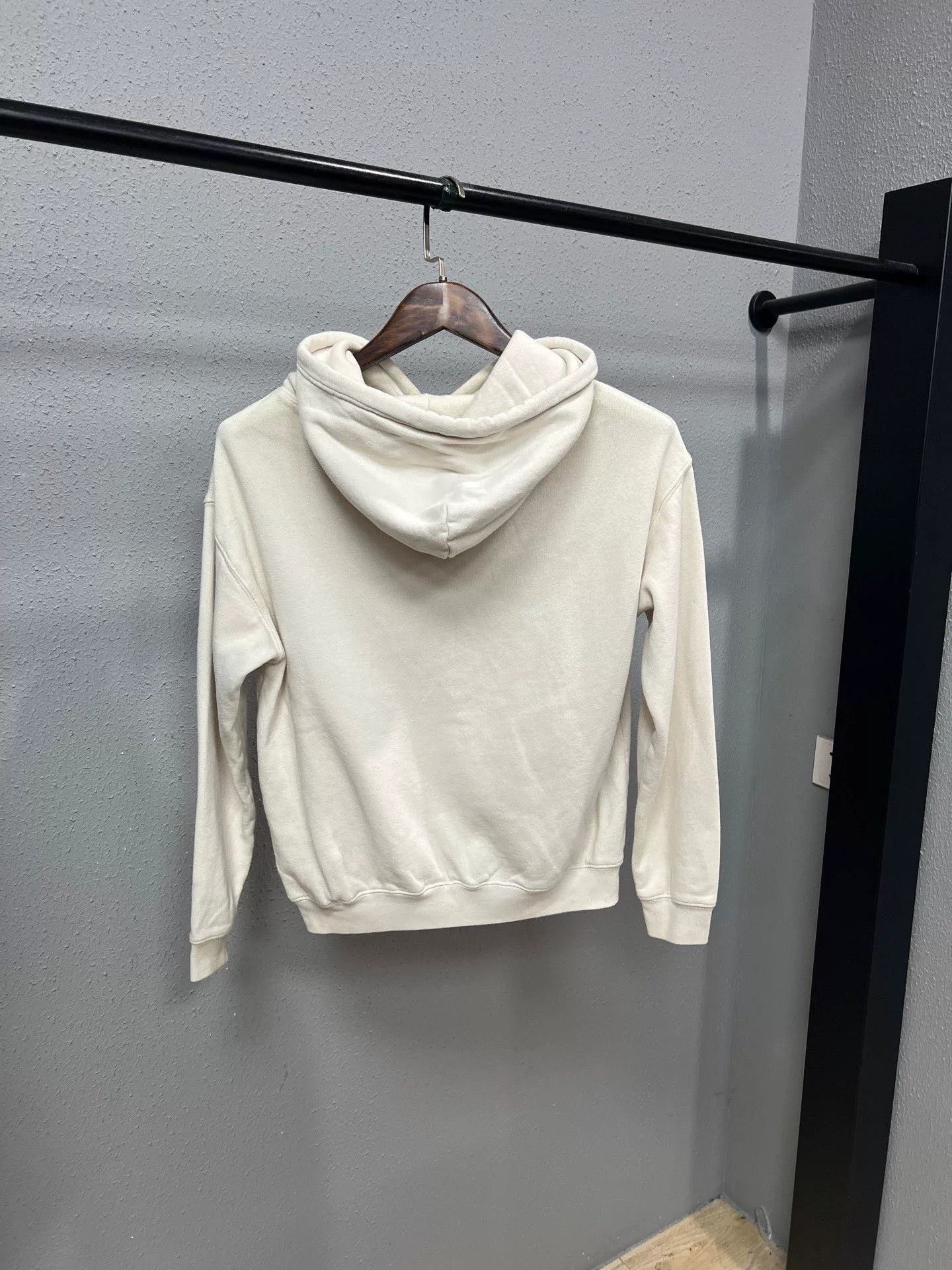 Balenciaga balenciaga small logo hoodie in cream Size US M / EU 48-50 / 2 - 2 Thumbnail