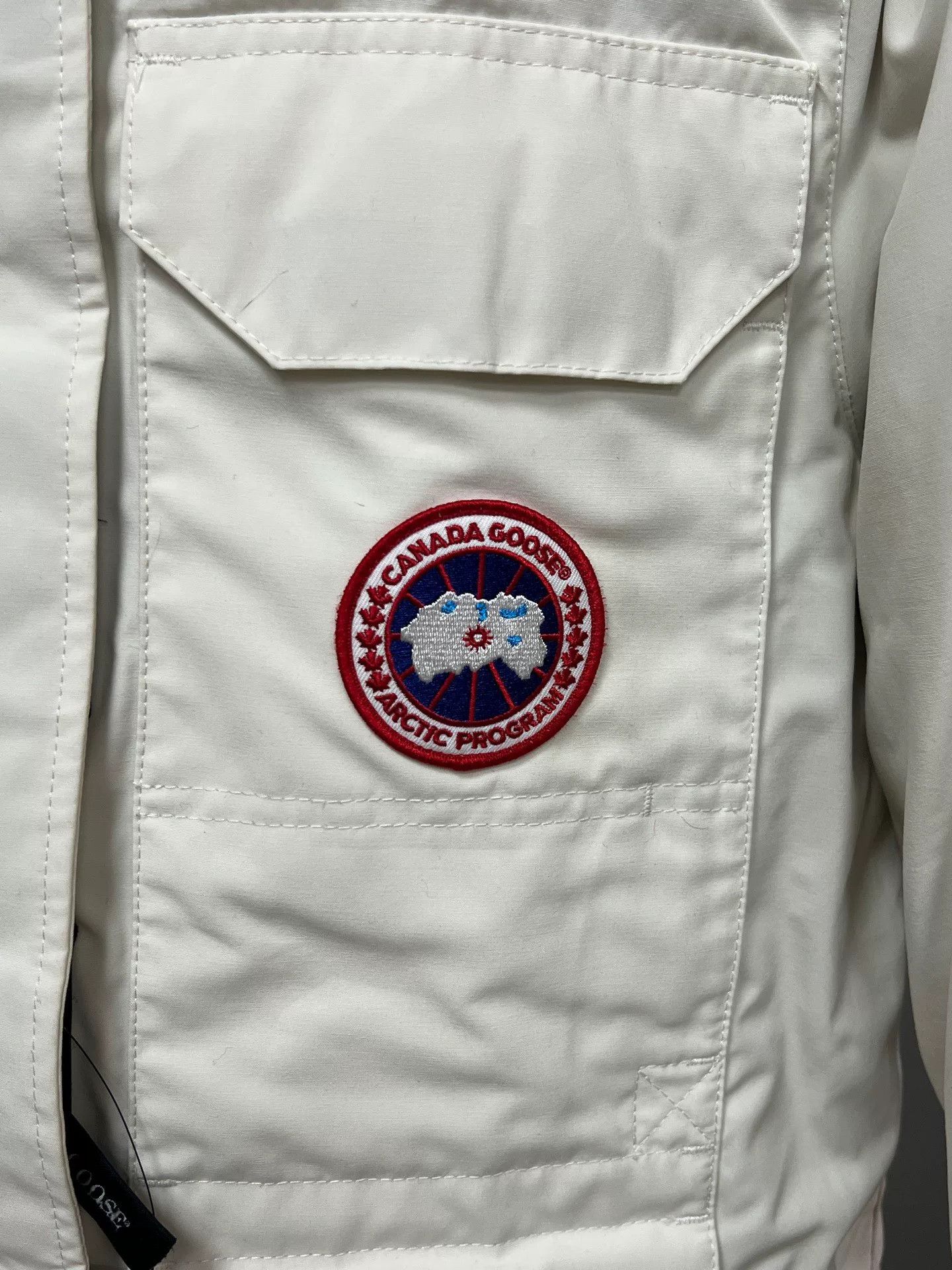 Canada Goose canada goose white expedition down coat Size US L / EU 52-54 / 3 - 3 Thumbnail