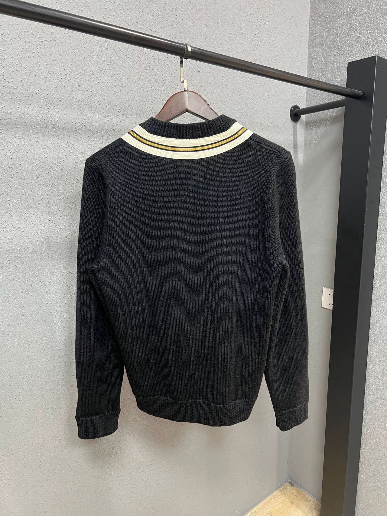 Gucci gucci black sweater with bee motif Size S / US 4 / IT 40 - 2 Thumbnail