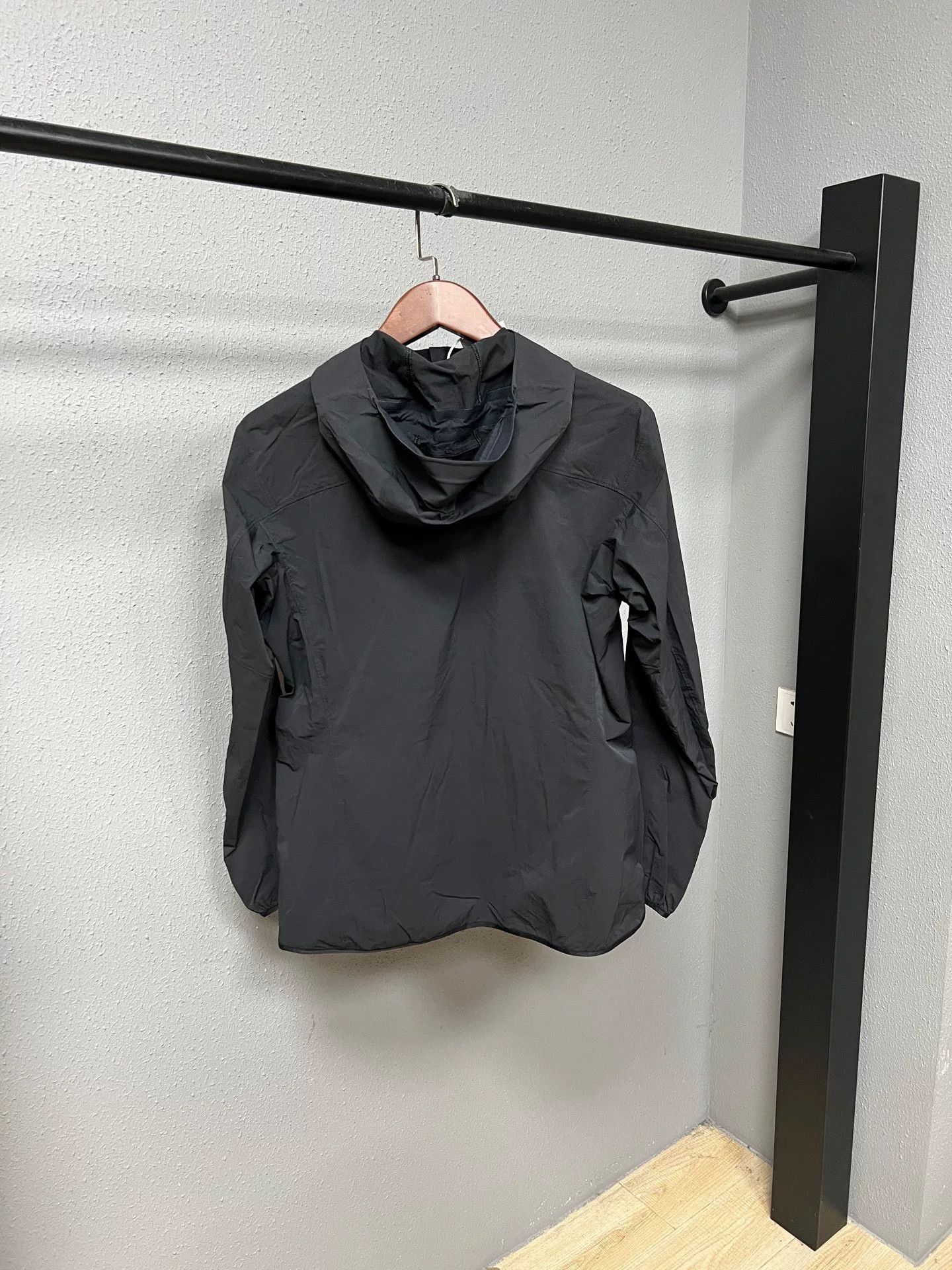 Arc'teryx arcteryx lightweight hooded jacket size l Size US L / EU 52-54 / 3 - 2 Thumbnail