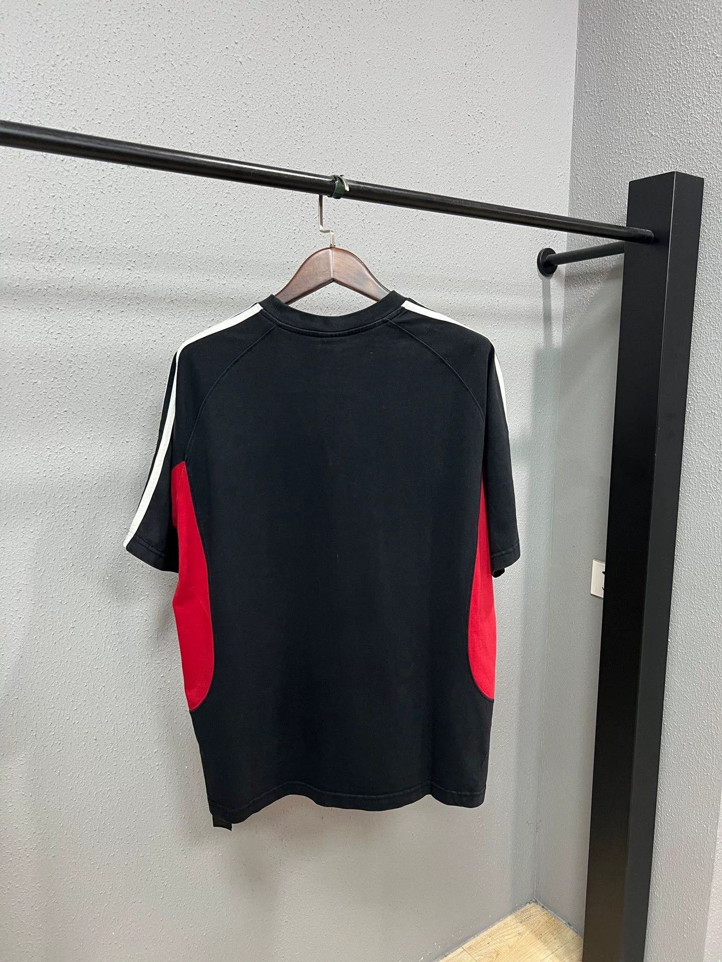 Balenciaga balenciaga x adidas short sleeve shirt Size US S / EU 44-46 / 1 - 2 Thumbnail