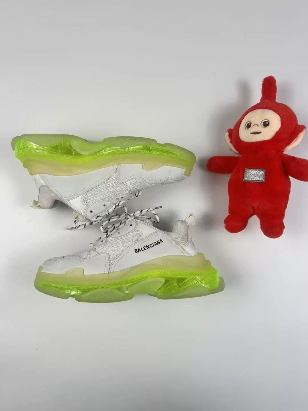 Balenciaga balenciaga white and green dad sneakers Size US 9 / EU 42 - 2 Thumbnail