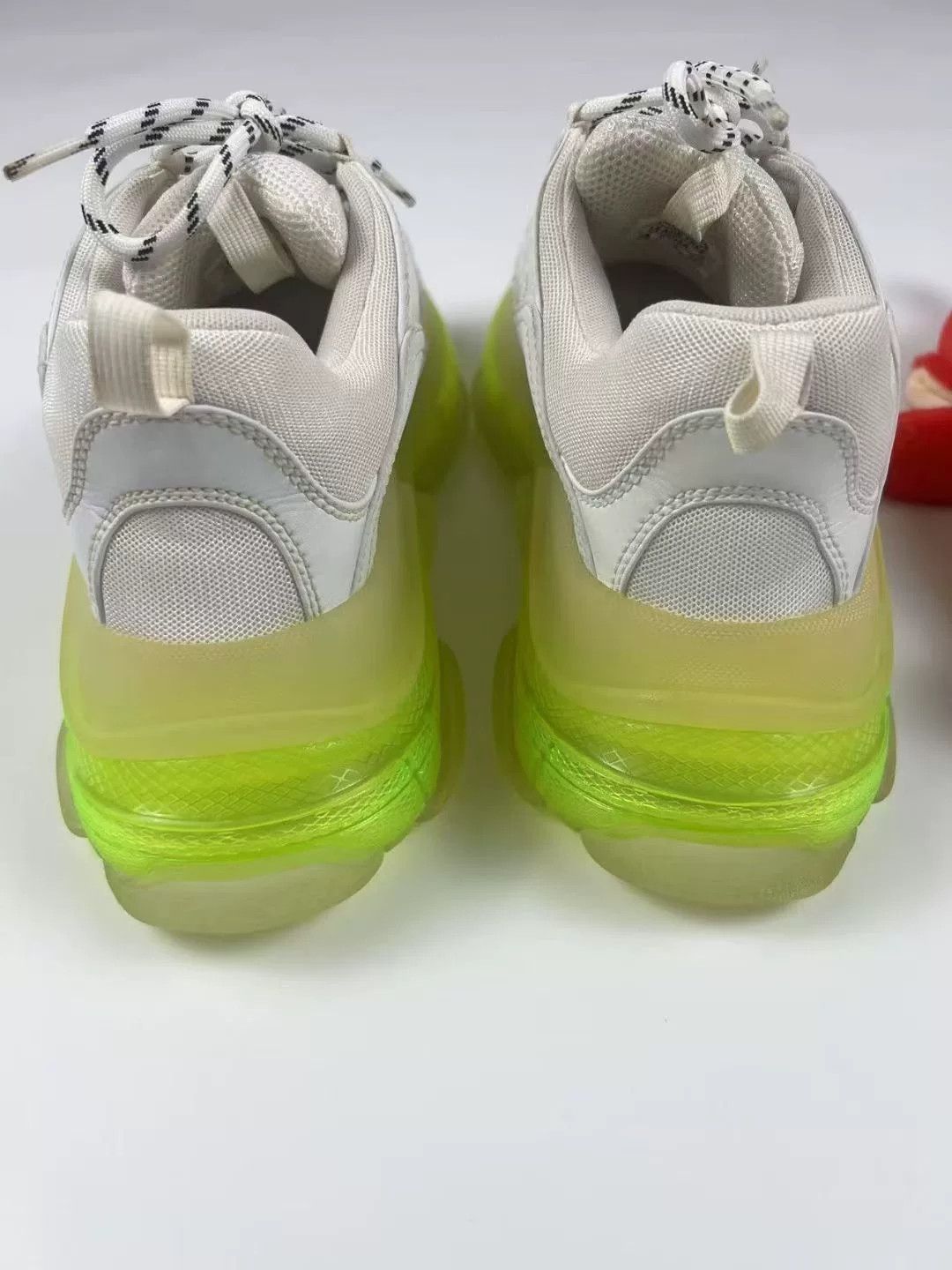 Balenciaga balenciaga white and green dad sneakers Size US 9 / EU 42 - 4 Thumbnail
