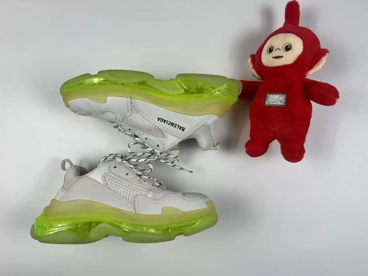 Balenciaga balenciaga white and green dad sneakers Size US 9 / EU 42 - 3 Thumbnail