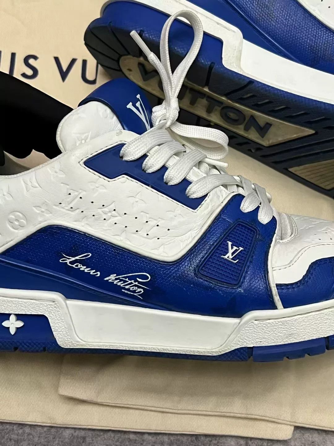 Louis Vuitton louis vuitton blue and white trainer shoes Size US 7 / EU 40 - 3 Thumbnail