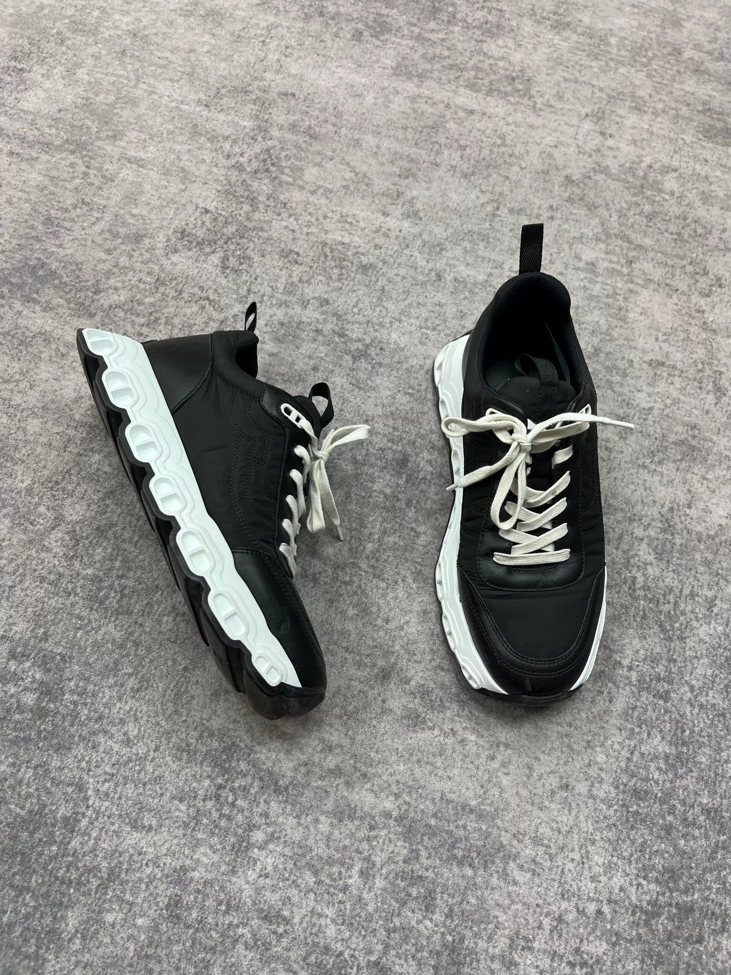Hermes Hermes Thick Sole Sneakers in Black Size US 10.5 / EU 43-44 - 2 Thumbnail