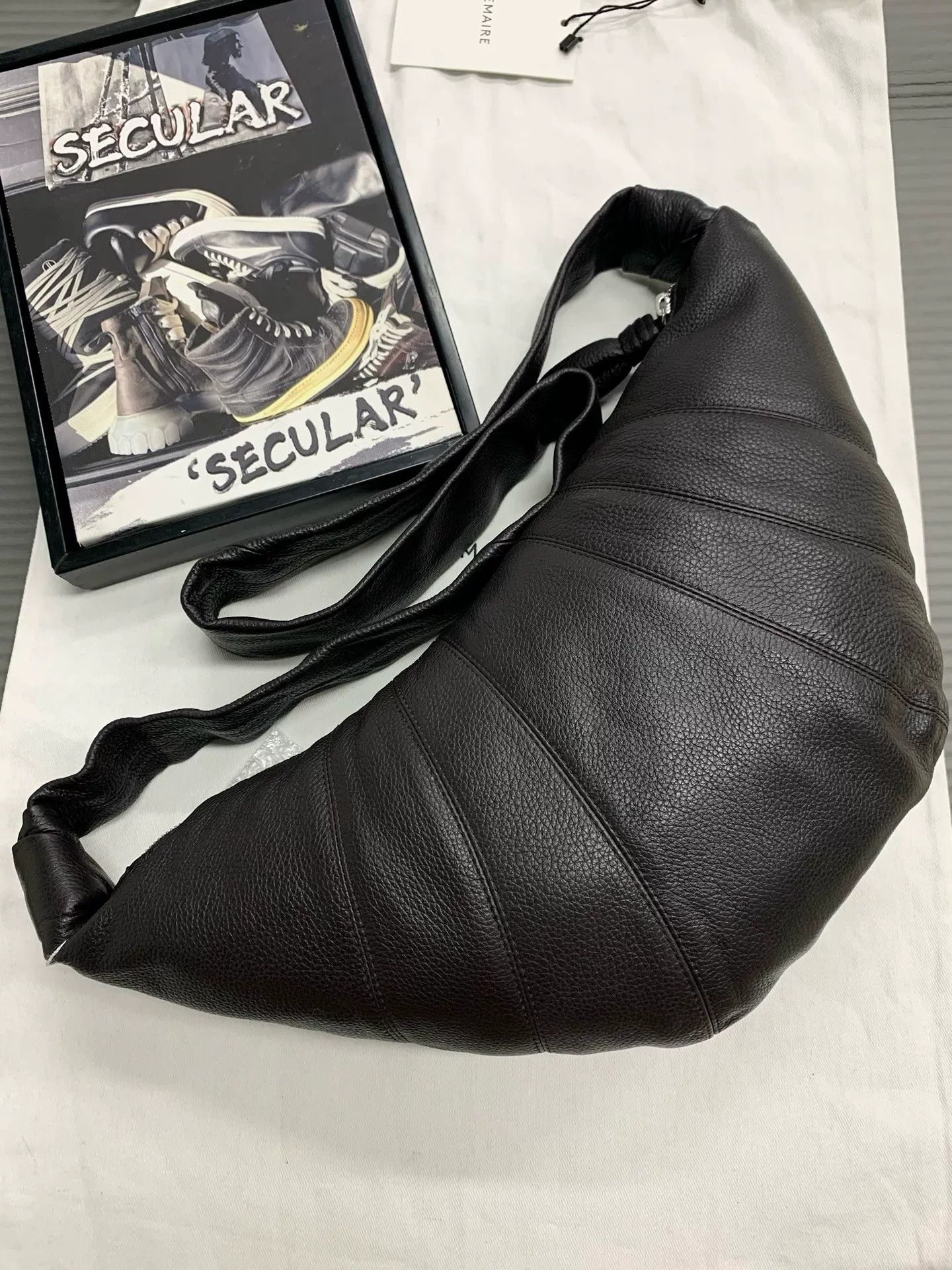 Lemaire Lemaire Croissant Bag in Deep Brown Leather Size ONE SIZE - 4 Thumbnail