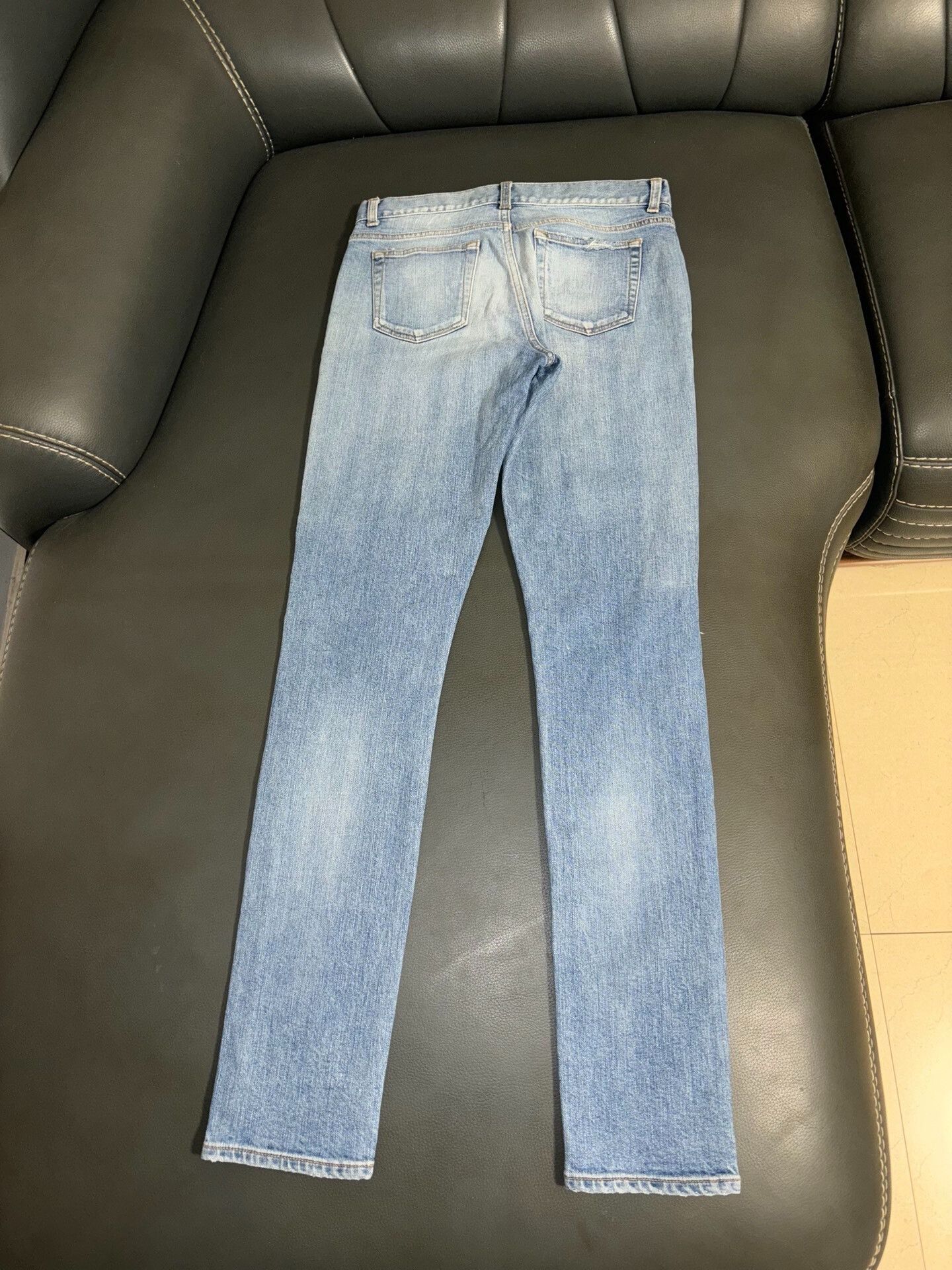 Saint Laurent Paris Saint Laurent Light Blue Distressed Jeans Size US 28 / EU 44 - 2 Thumbnail