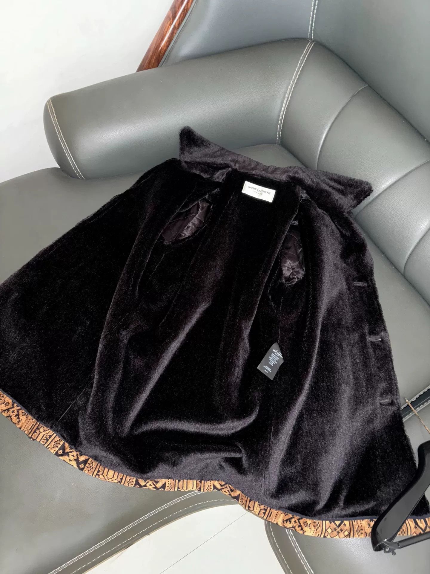 Saint Laurent Paris Saint Laurent Baroque Pattern Fur Coat Size L / US 10 / IT 46 - 5 Thumbnail