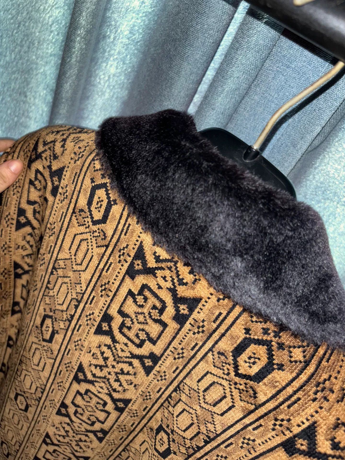 Saint Laurent Paris Saint Laurent Baroque Pattern Fur Coat Size L / US 10 / IT 46 - 4 Thumbnail