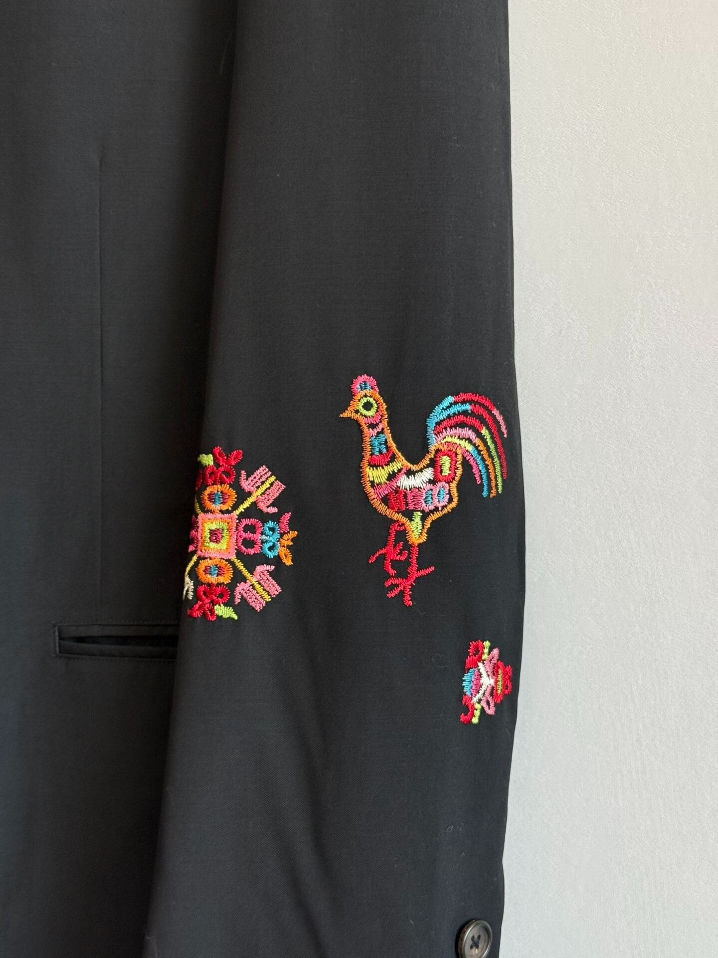 Yohji Yamamoto yohji yamamoto 93ss embroidered black jacket Size US M / EU 48-50 / 2 - 2 Thumbnail