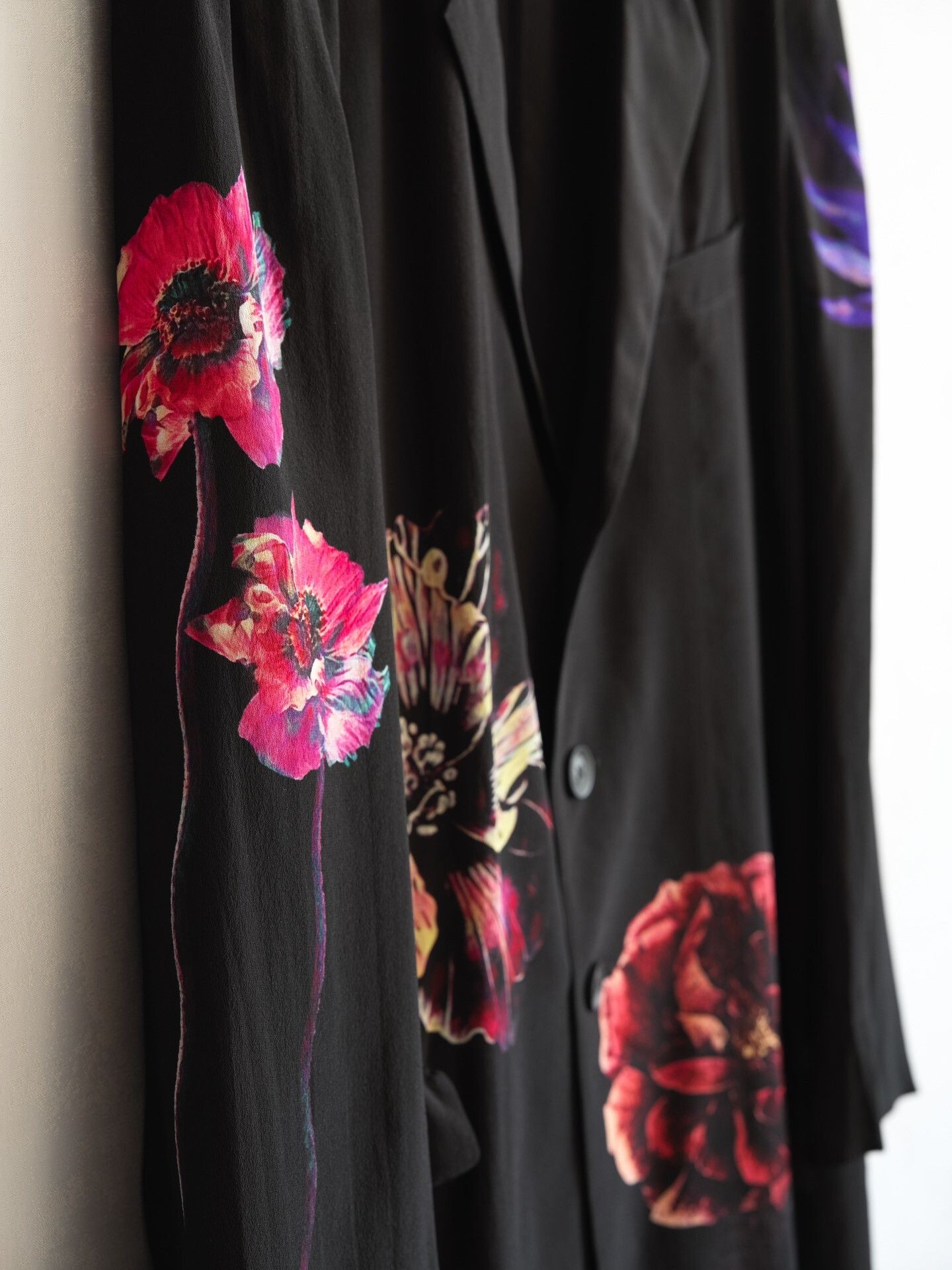 Yohji Yamamoto yohji yamamoto floral silk coat Size S / US 4 / IT 40 - 2 Thumbnail