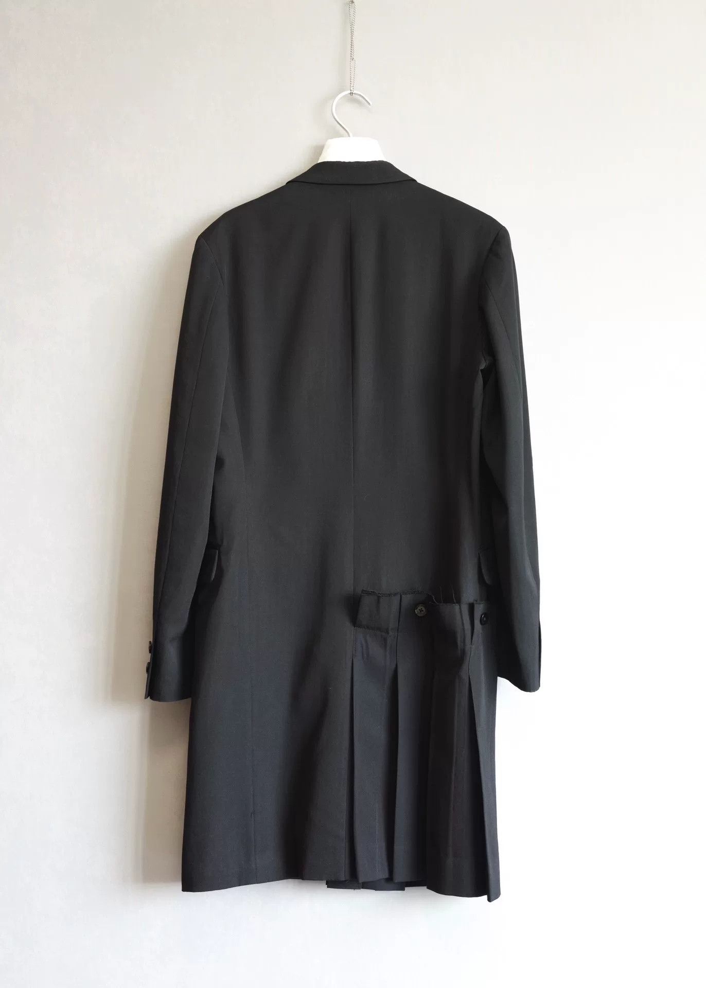 Yohji Yamamoto Yohji Yamamoto Asymmetrical Pleated Coat Size M / US 6-8 / IT 42-44 - 2 Thumbnail