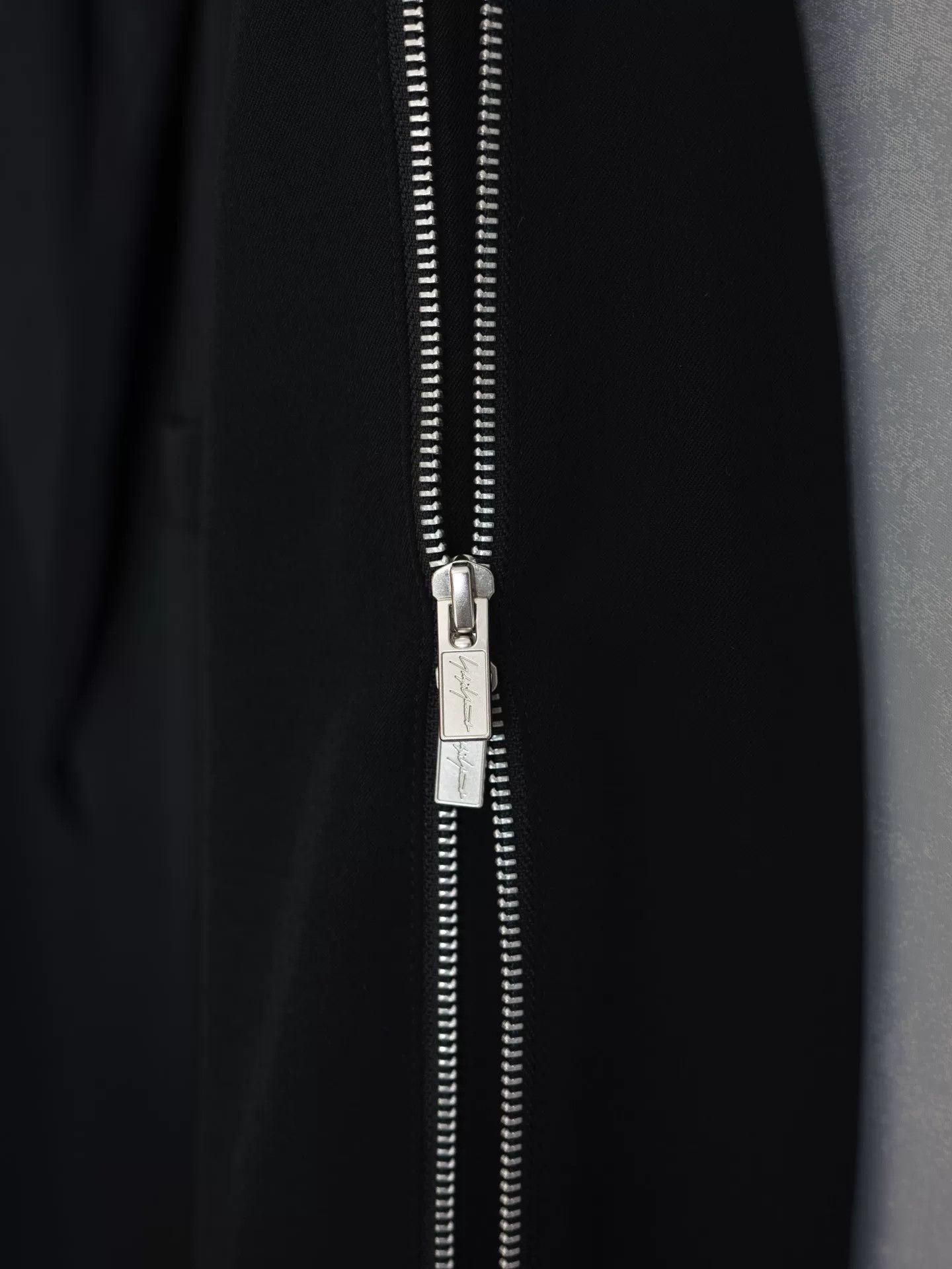 Yohji Yamamoto yohji yamamoto black side zip long coat Size US M / EU 48-50 / 2 - 7 Thumbnail