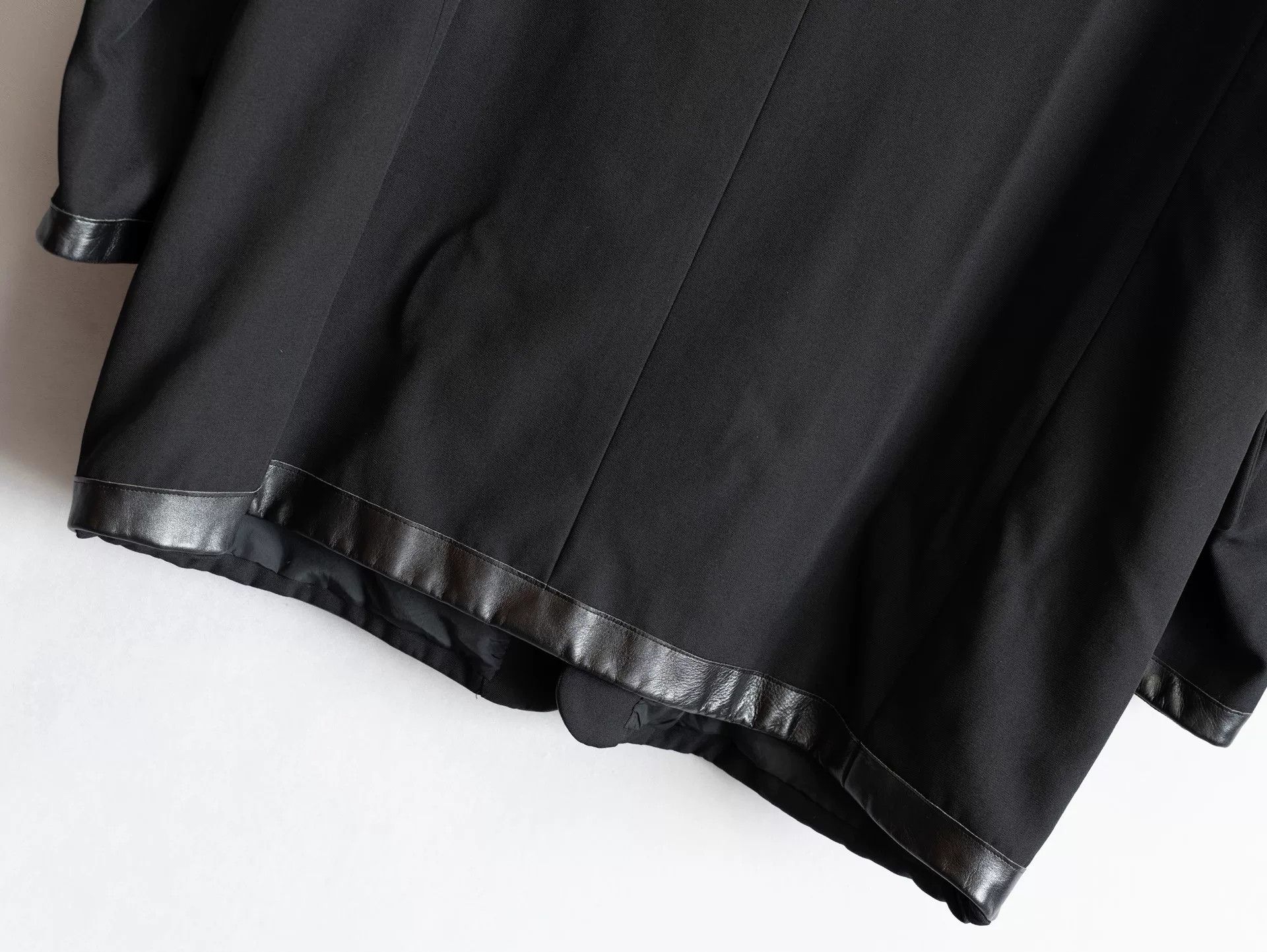 Yohji Yamamoto Yohji Yamamoto Black Wool Coat with Leather Size US S / EU 44-46 / 1 - 8 Thumbnail