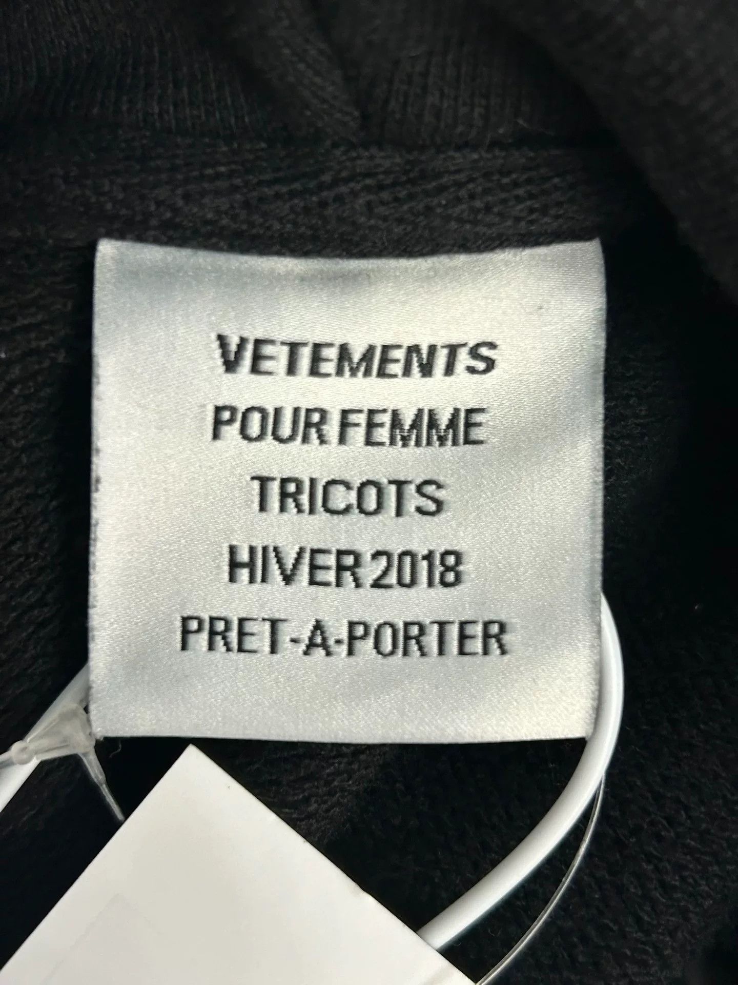 Vetements vetements black graphic hoodie sweatshirt 18ss Size US S / EU 44-46 / 1 - 5 Thumbnail