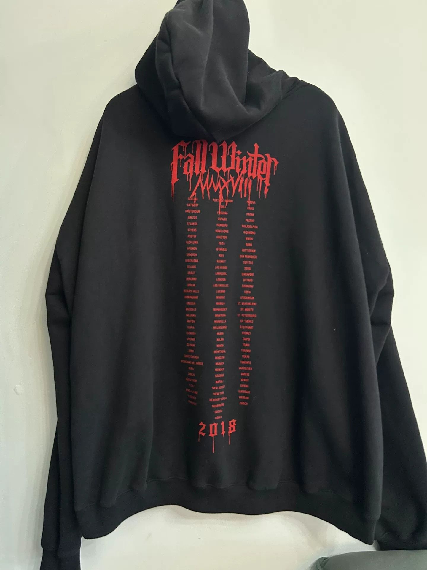 Vetements vetements black graphic hoodie sweatshirt 18ss Size US S / EU 44-46 / 1 - 3 Thumbnail