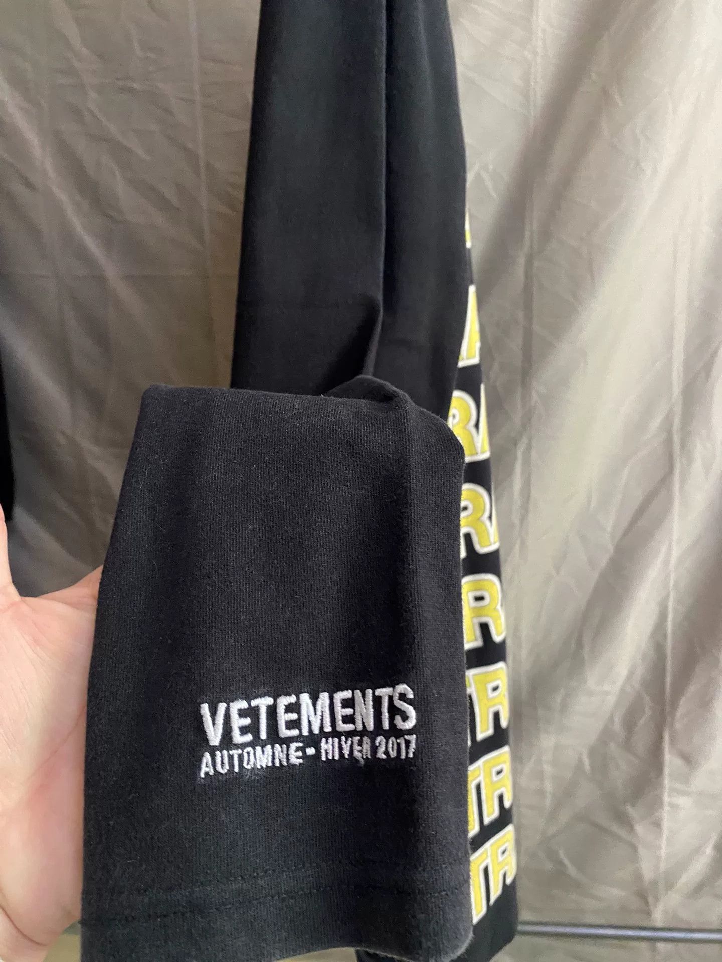 Vetements vetements black long sleeve graphic shirt Size US M / EU 48-50 / 2 - 5 Thumbnail