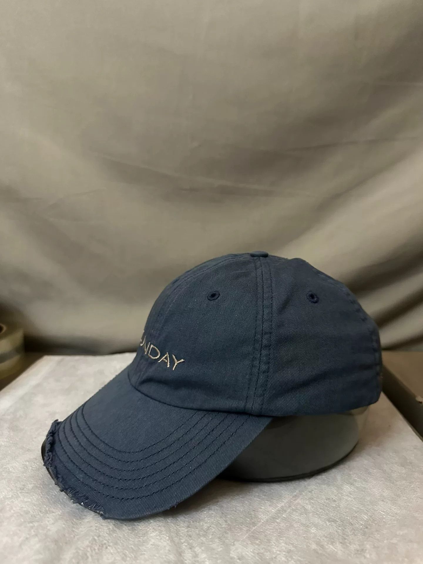 Vetements vetements sunday distressed baseball cap Size ONE SIZE - 3 Thumbnail