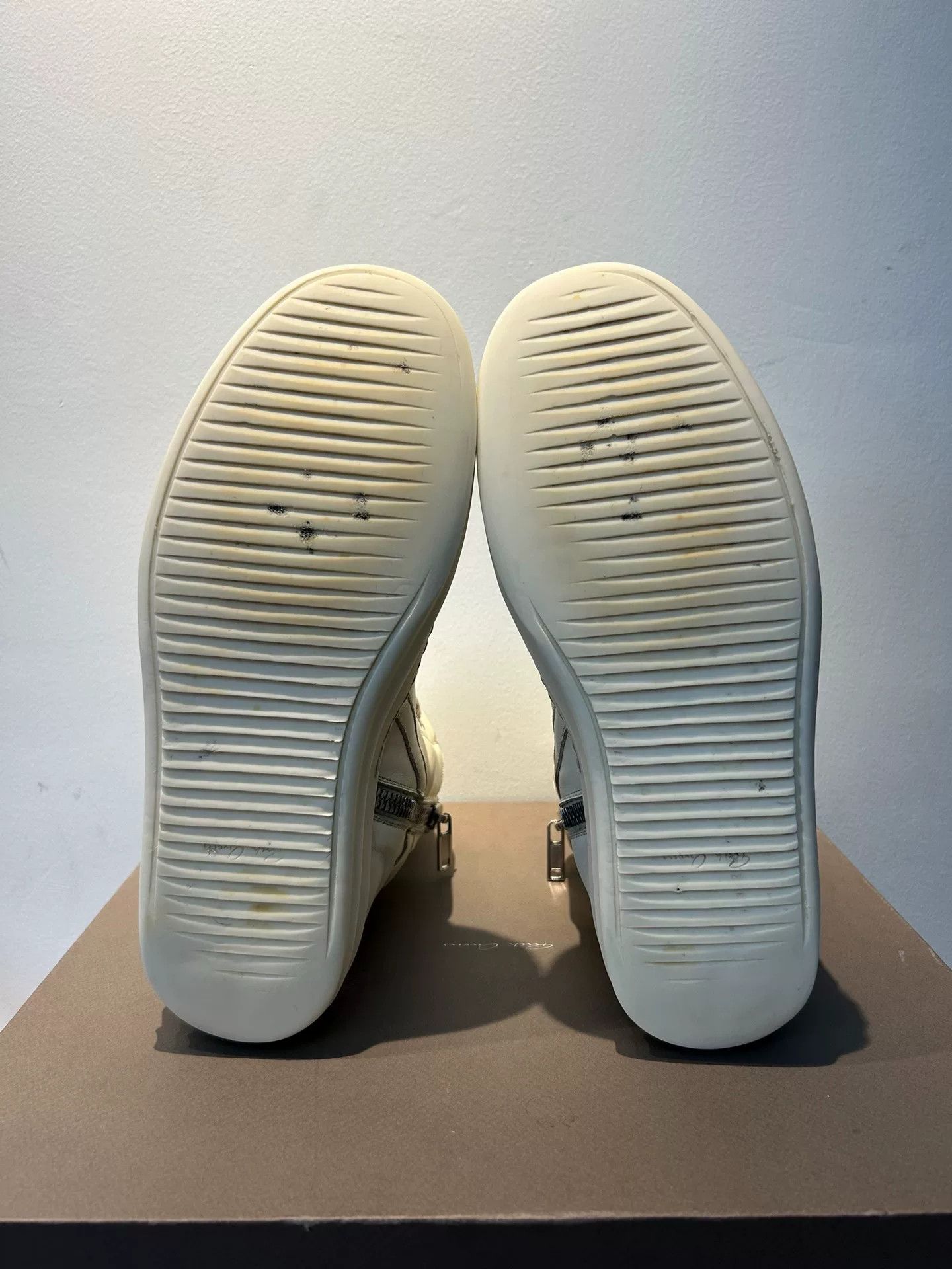 Rick Owens rick owens white high-top sneakers size 42 Size US 9 / EU 42 - 7 Thumbnail