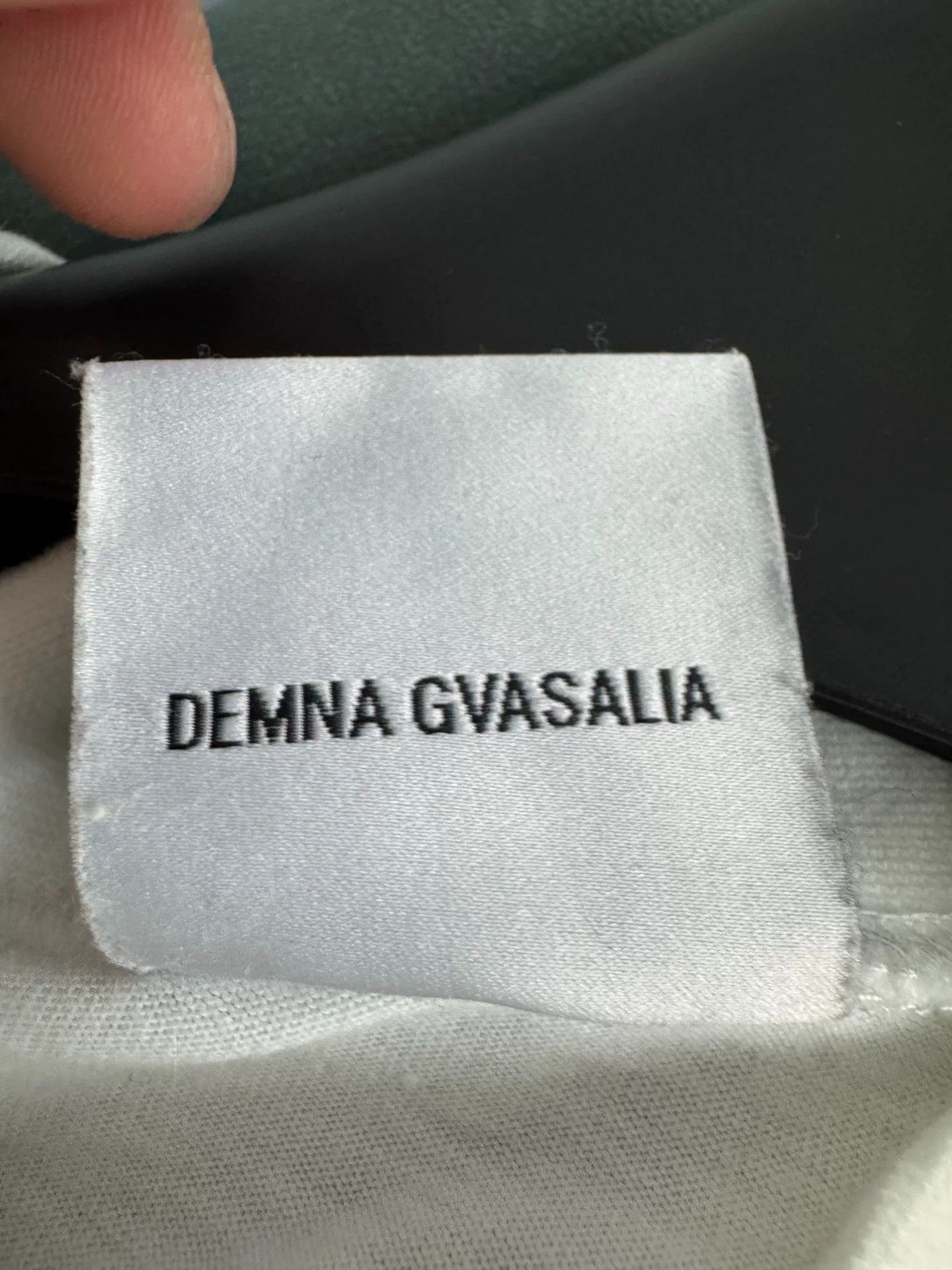 Vetements vetements classic white staff t-shirt size m Size US M / EU 48-50 / 2 - 5 Thumbnail