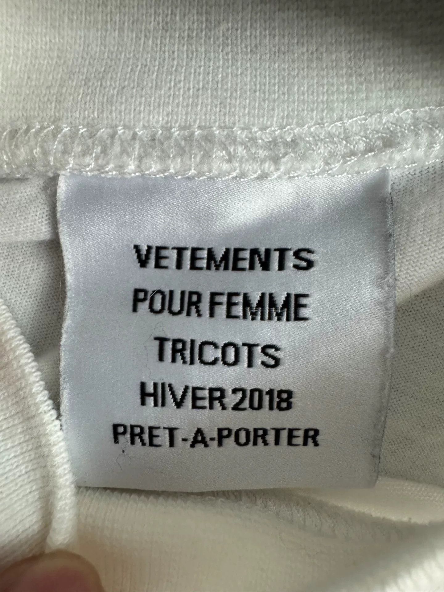 Vetements vetements classic white staff t-shirt size m Size US M / EU 48-50 / 2 - 4 Thumbnail