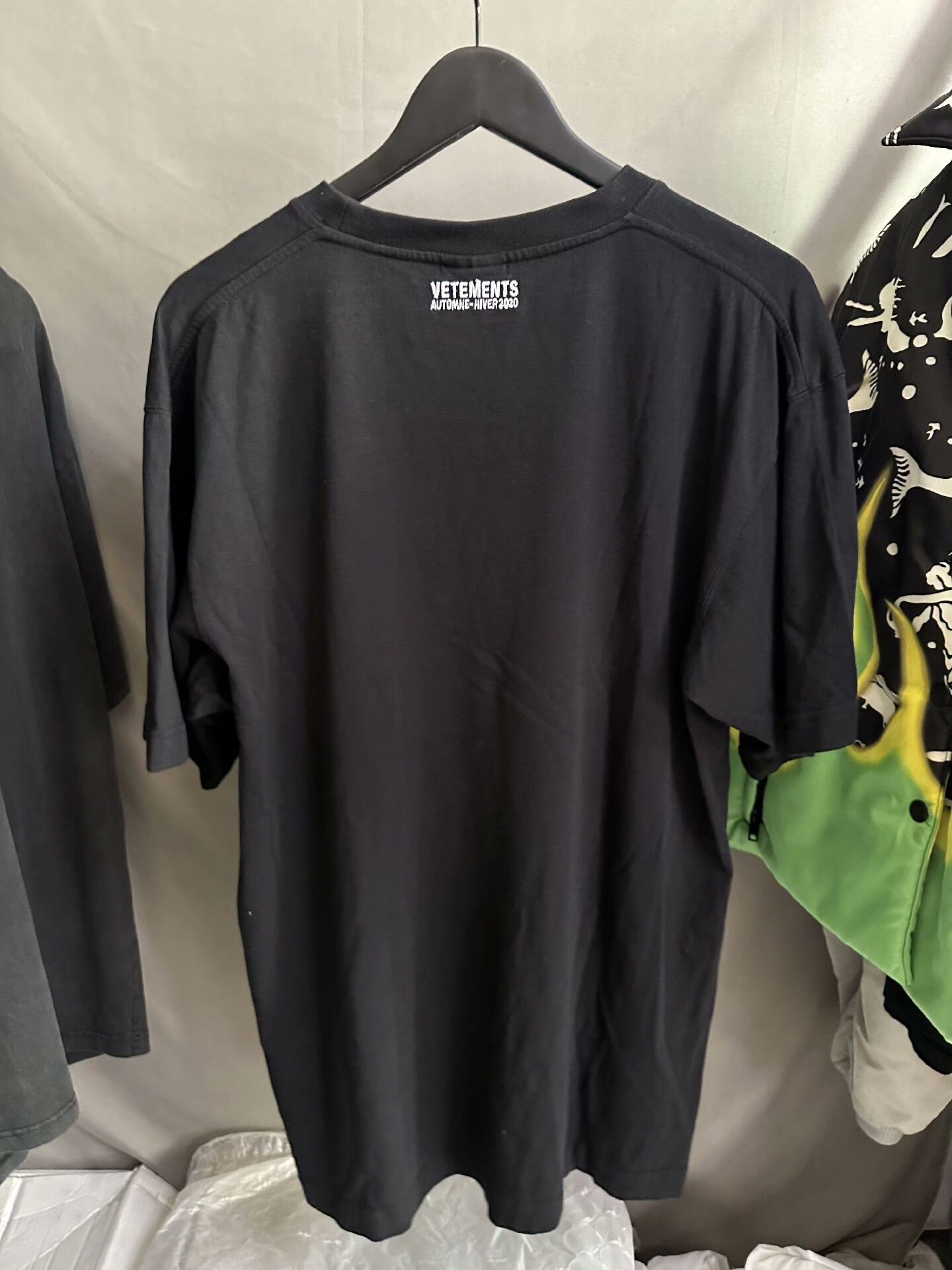 Vetements vetements warning short sleeve shirt rare find Size US L / EU 52-54 / 3 - 3 Thumbnail