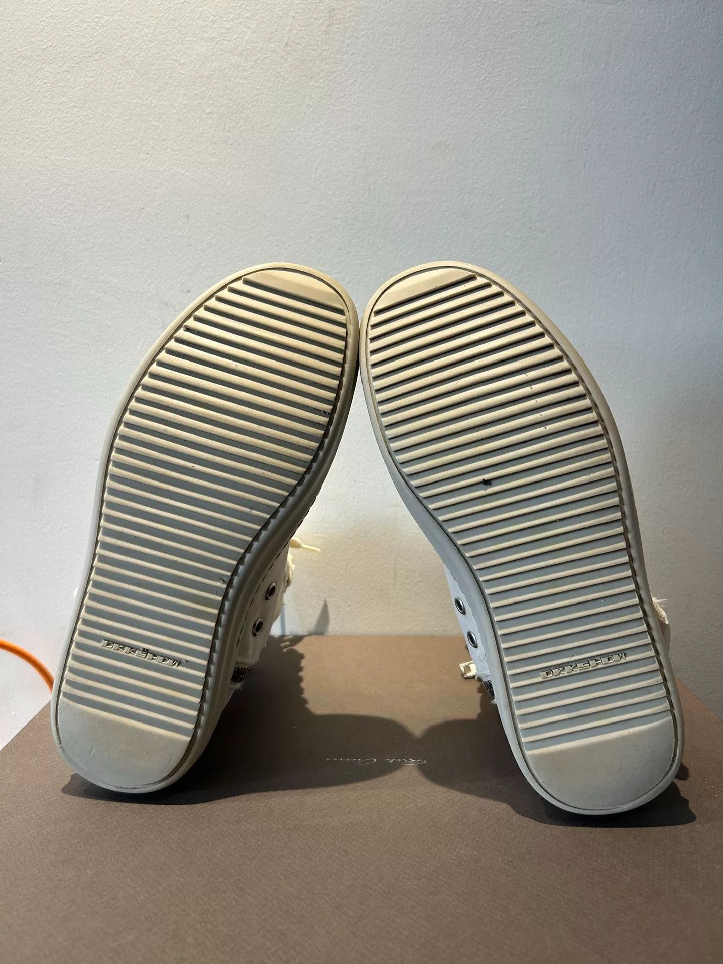 Rick Owens rick owens white high-top sneakers with pockets Size US 6 / EU 39 - 6 Thumbnail