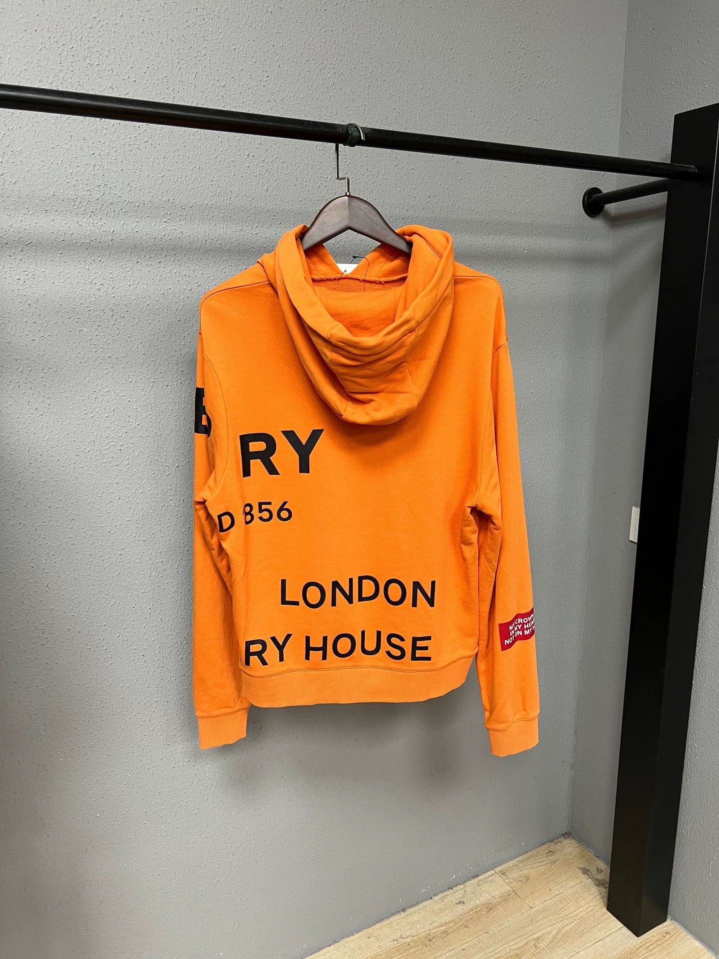 Burberry burberry orange hooded sweatshirt for men Size US L / EU 52-54 / 3 - 2 Thumbnail