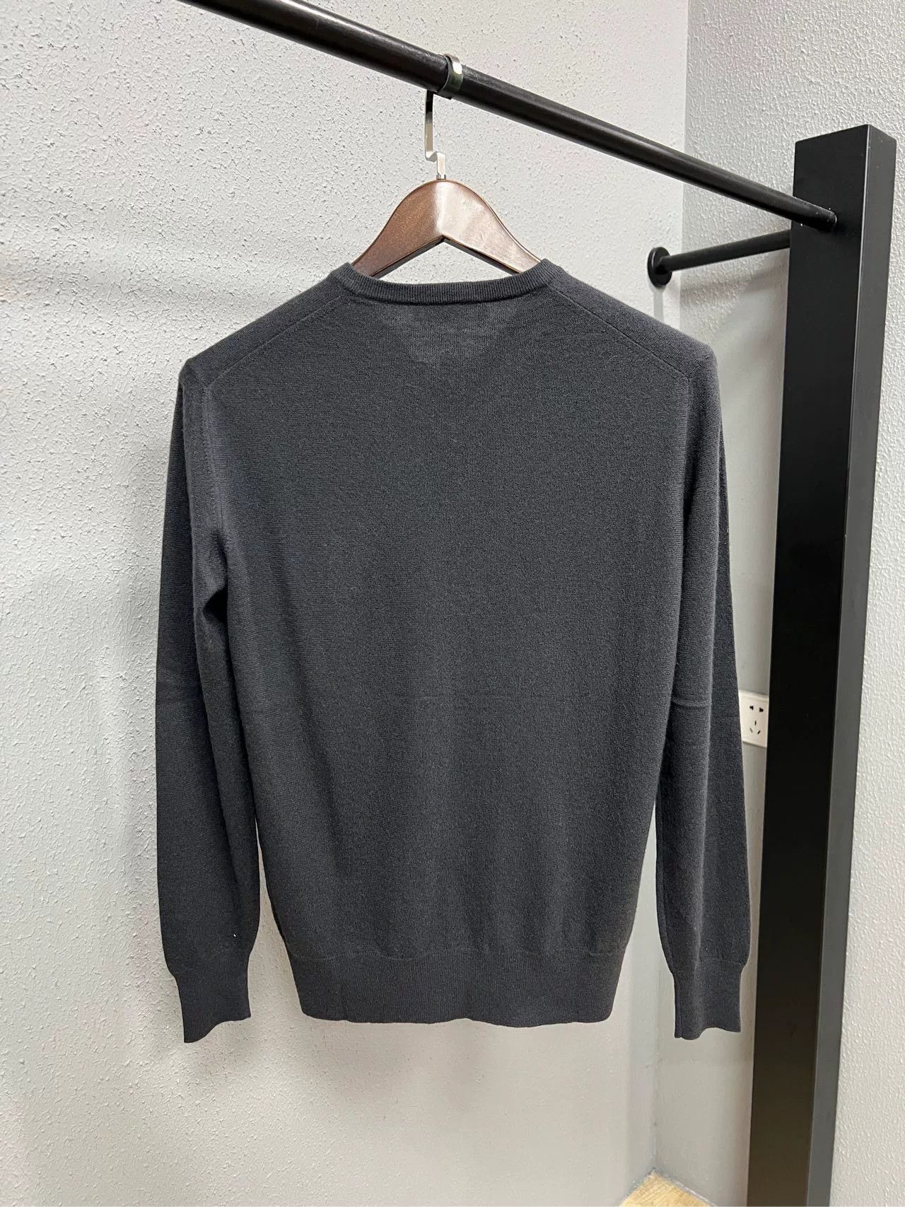 Loro Piana Loro Piana V-Neck Wool Sweater Size 48 Size US L / EU 52-54 / 3 - 2 Thumbnail