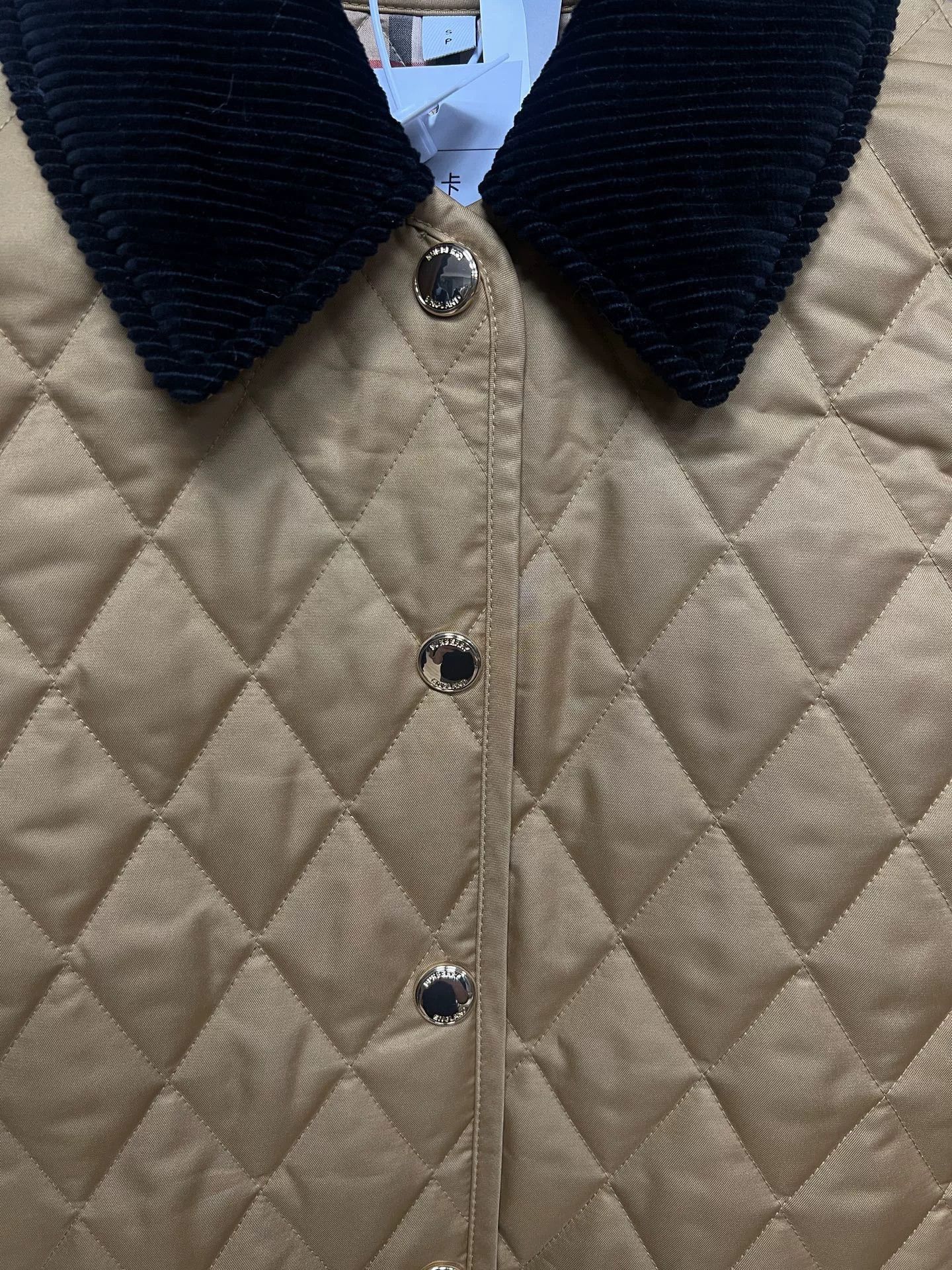 Burberry burberry tan check quilted cotton jacket Size S / US 4 / IT 40 - 4 Thumbnail