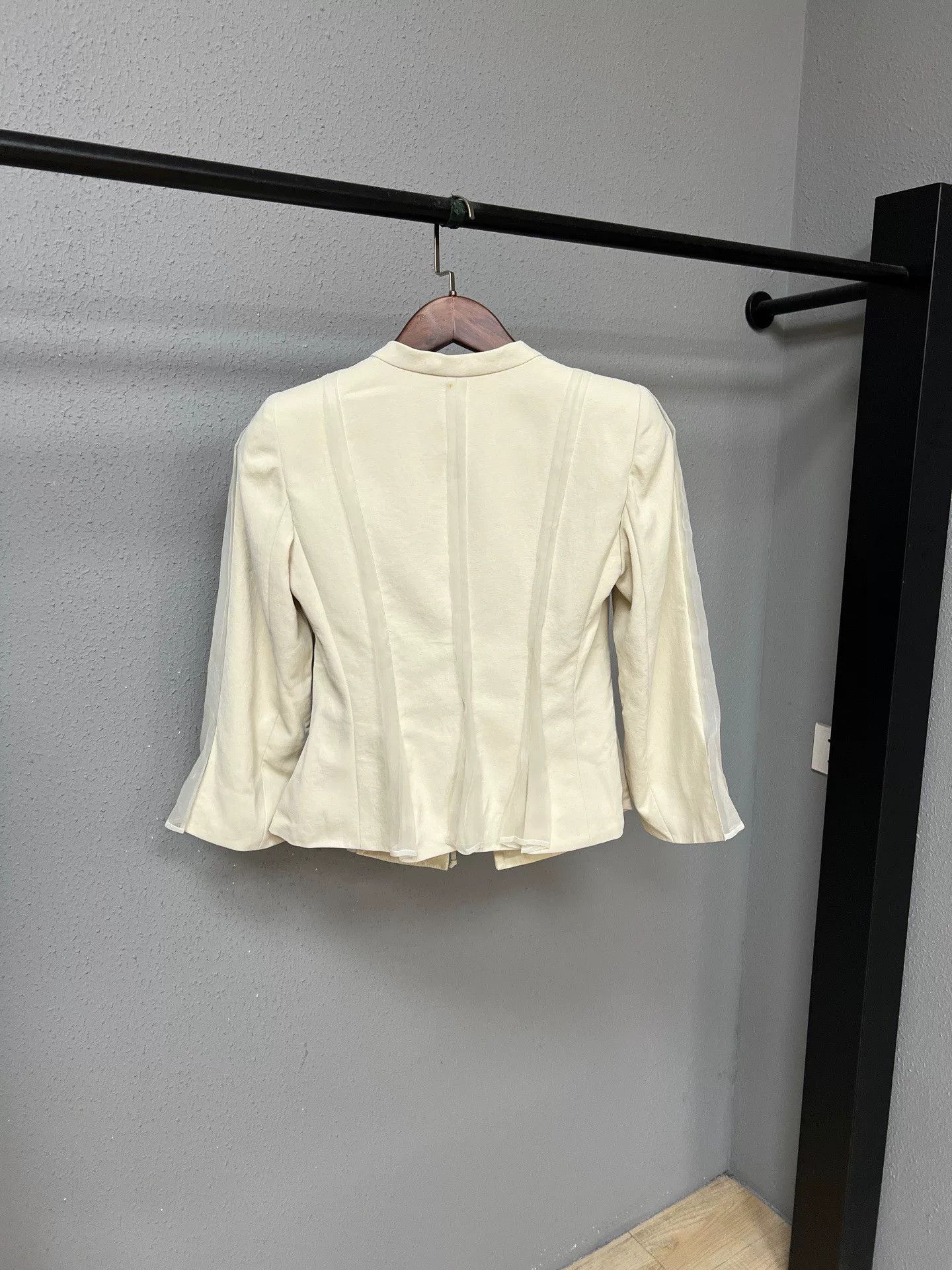 Giorgio Armani Giorgio Armani White Blazer Size 36 Size S / US 4 / IT 40 - 2 Thumbnail