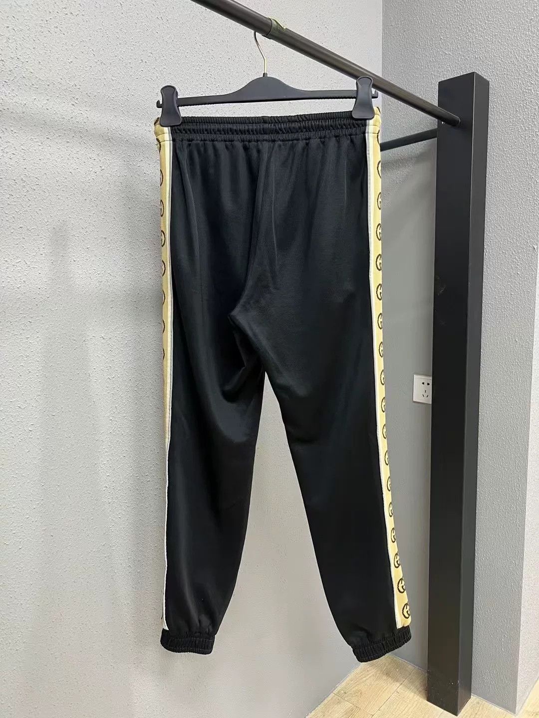 Gucci gucci reflective athletic pants in black Size US 26 / EU 42 - 2 Thumbnail
