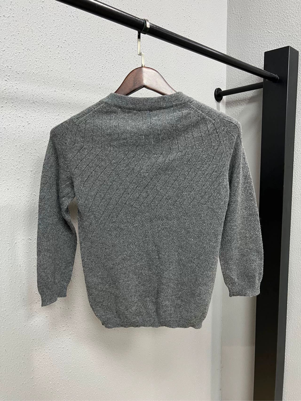 Chanel short sleeve gray Chanel sweater Size M / US 6-8 / IT 42-44 - 2 Thumbnail