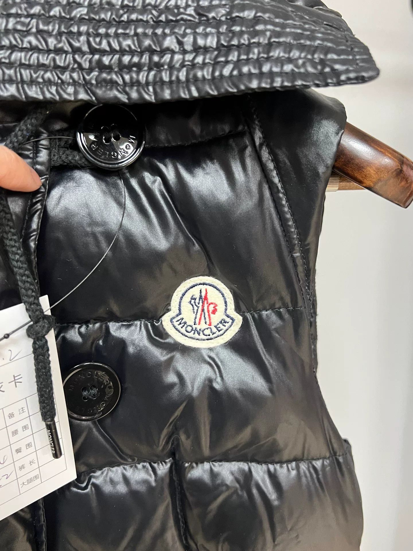 Moncler sleek black puffer vest with hood Size US XXS / EU 40 - 3 Thumbnail