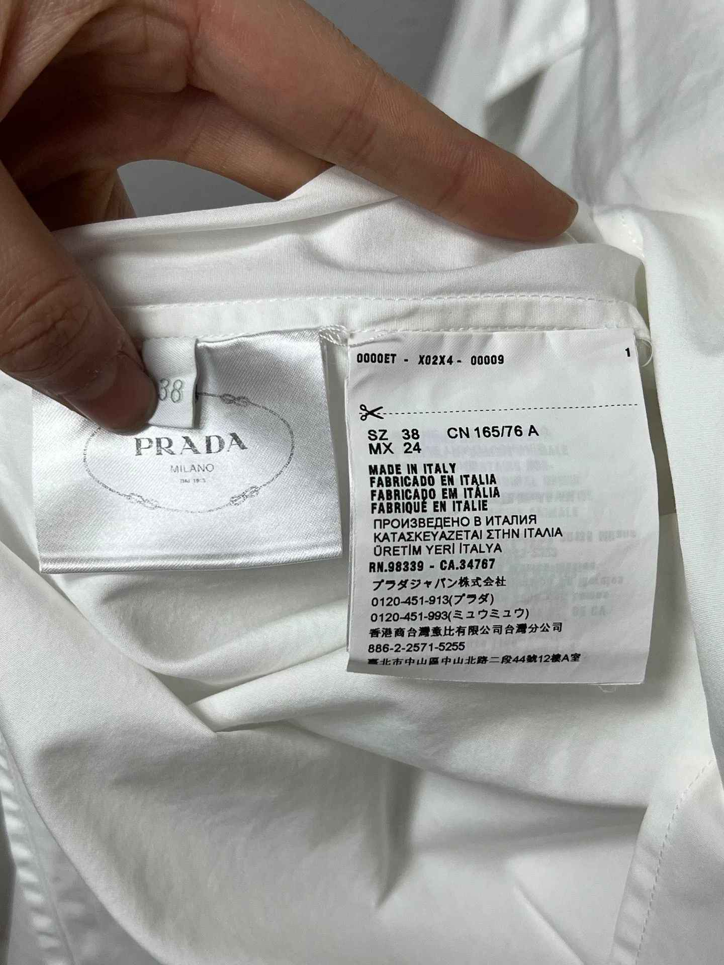 Prada prada triangle logo long sleeve shirt Size US M / EU 48-50 / 2 - 4 Thumbnail