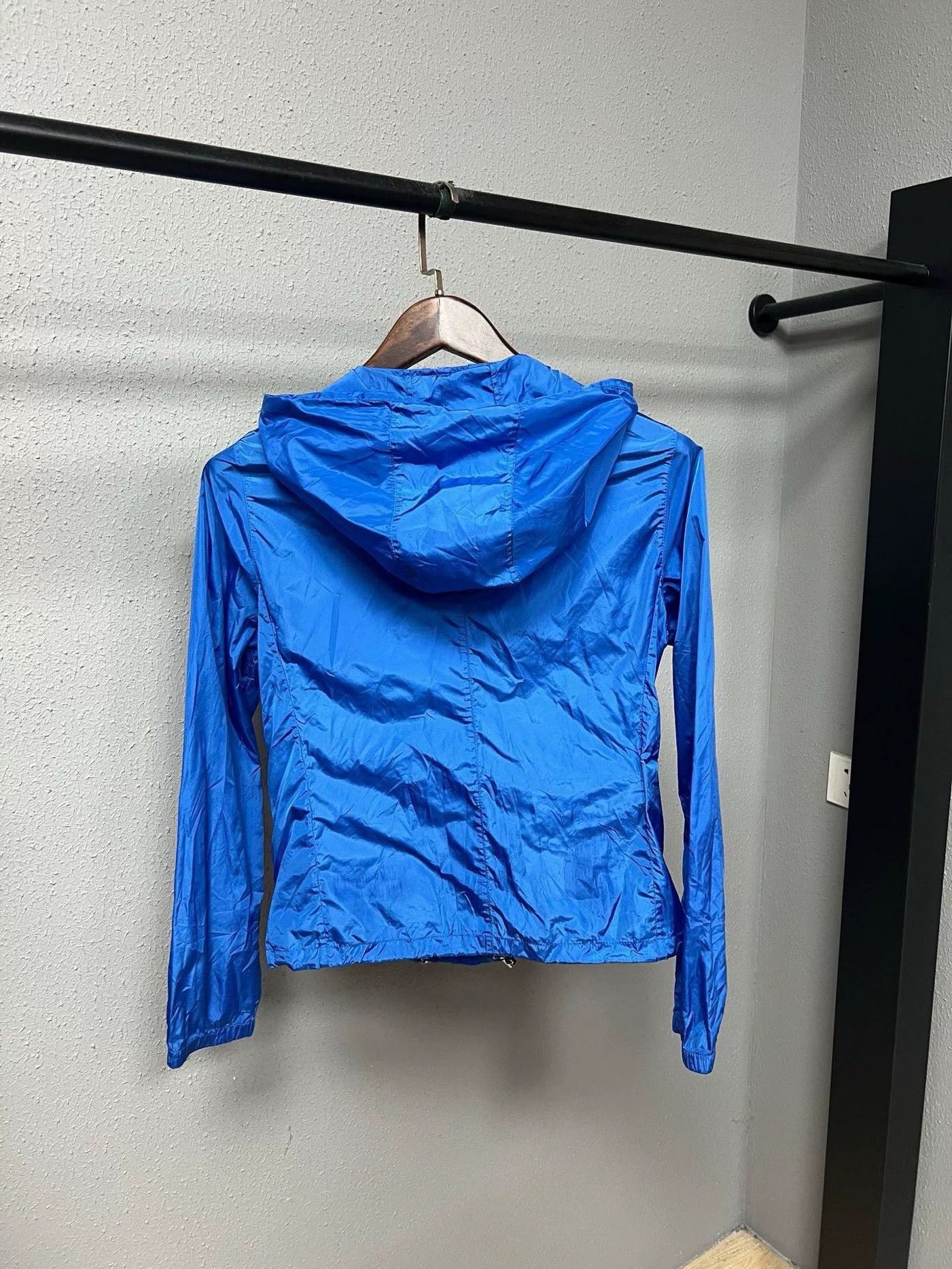 Prada prada blue triangle logo windbreaker jacket Size US M / EU 48-50 / 2 - 2 Thumbnail