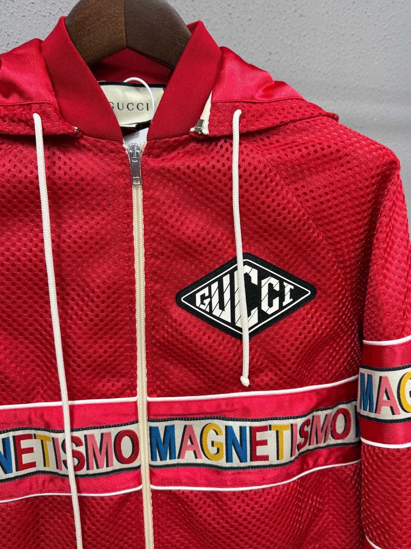 Gucci red gucci windbreaker jacket size small Size US S / EU 44-46 / 1 - 3 Thumbnail