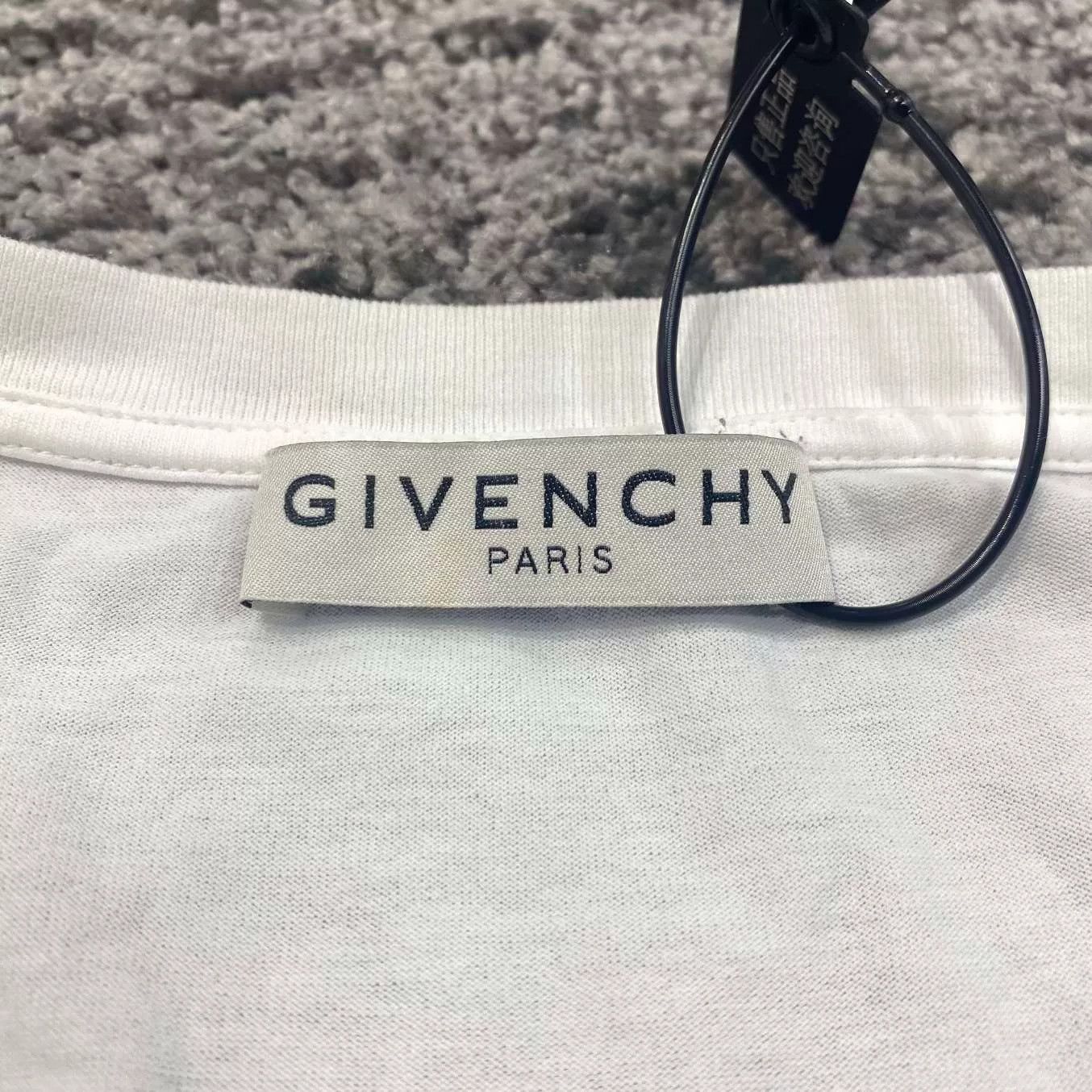 Givenchy Givenchy Graffiti Logo Short Sleeve T-Shirt Size US S / EU 44-46 / 1 - 4 Thumbnail