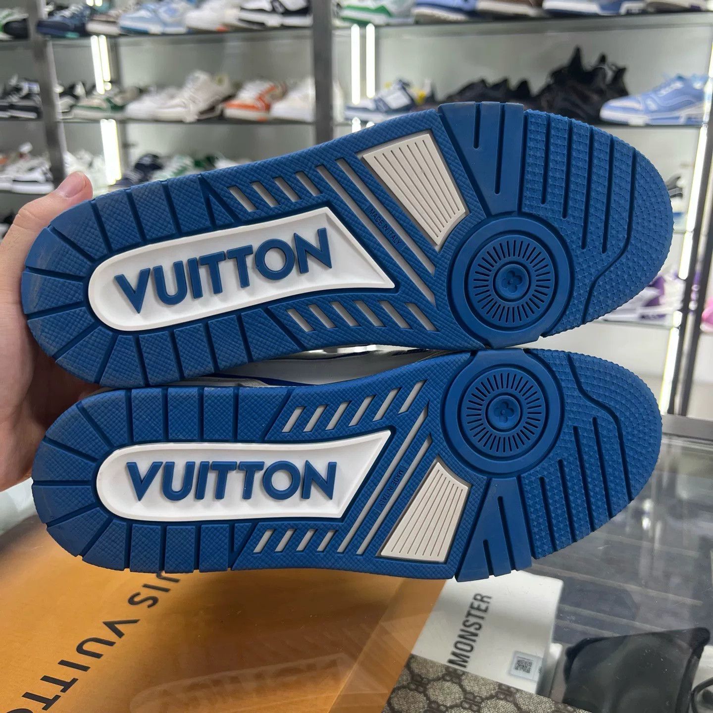 Louis Vuitton lv trainer high top white blue sneakers Size US 8 / EU 41 - 6 Thumbnail